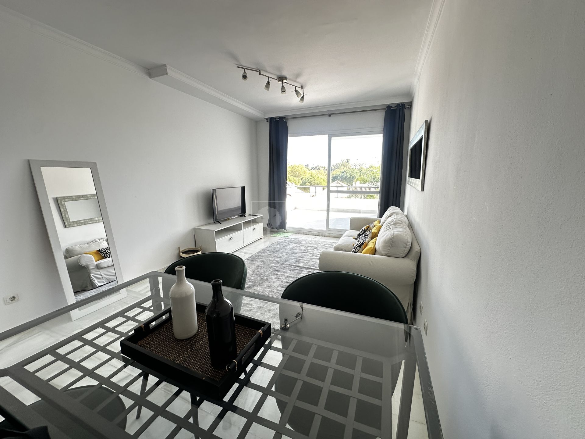 Apartamento  en Nueva Andalucia, Marbella
