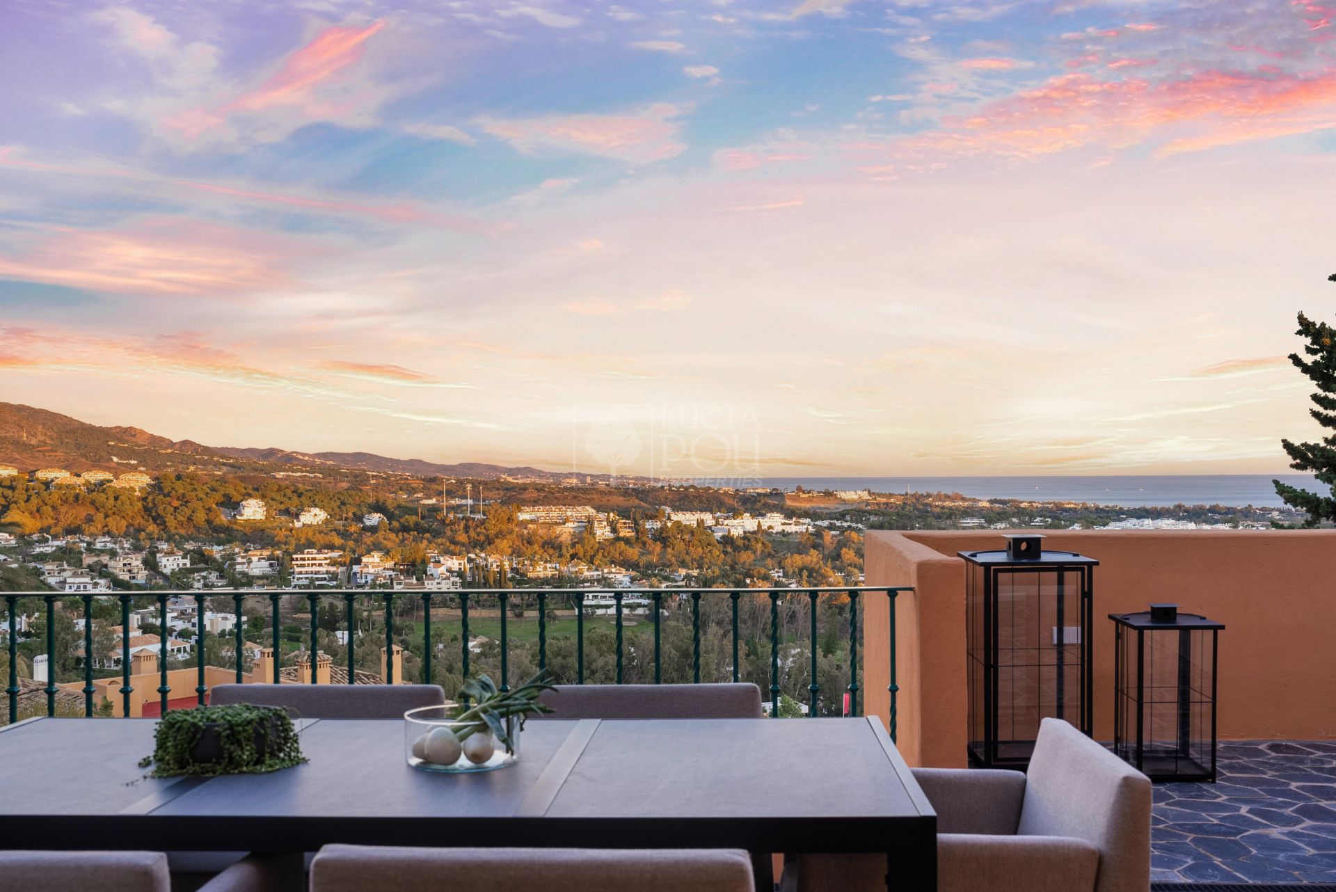 Atico Duplex  en Nueva Andalucia, Marbella