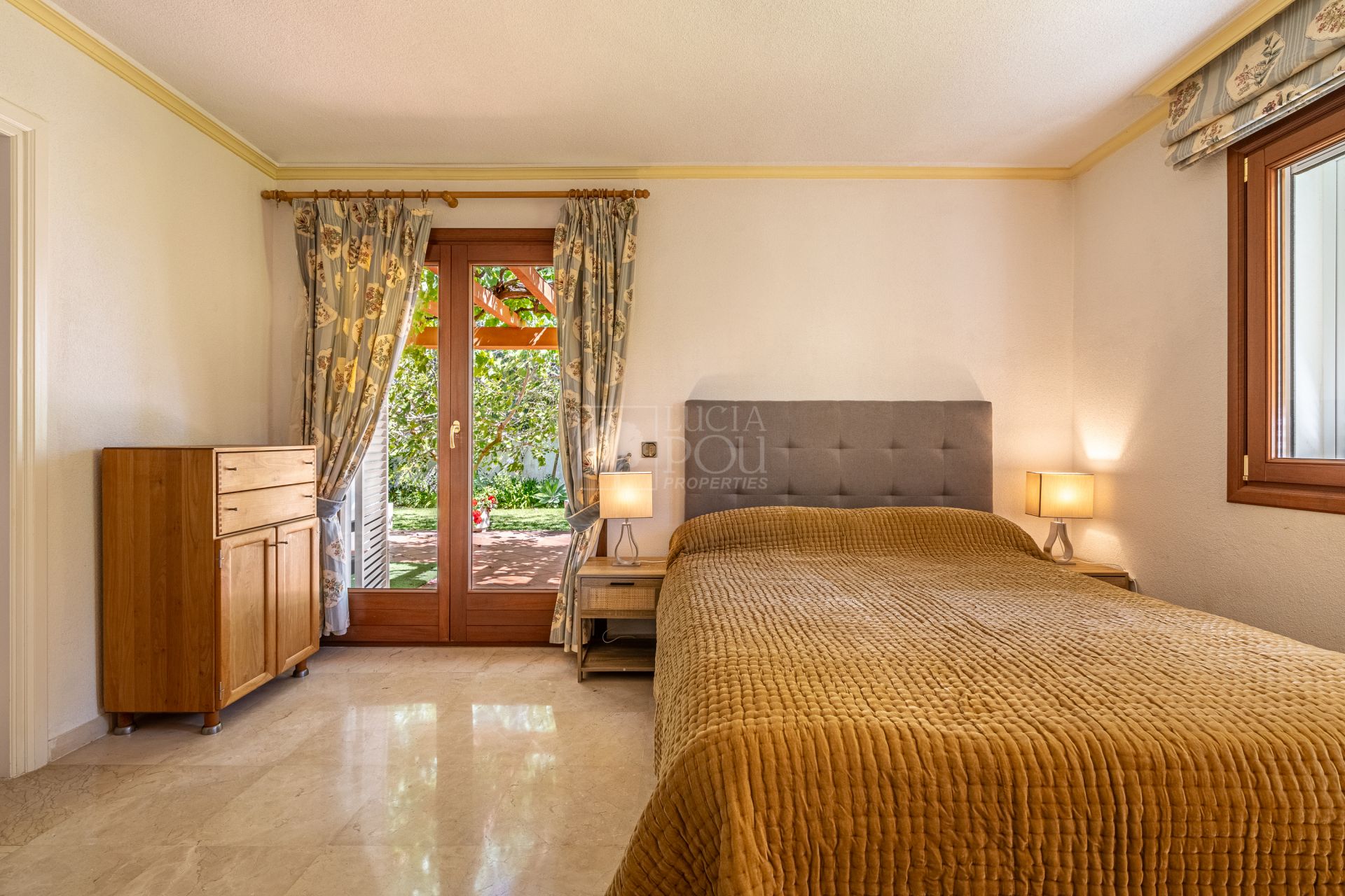 Villa  en New Golden Mile, Estepona Este, Estepona