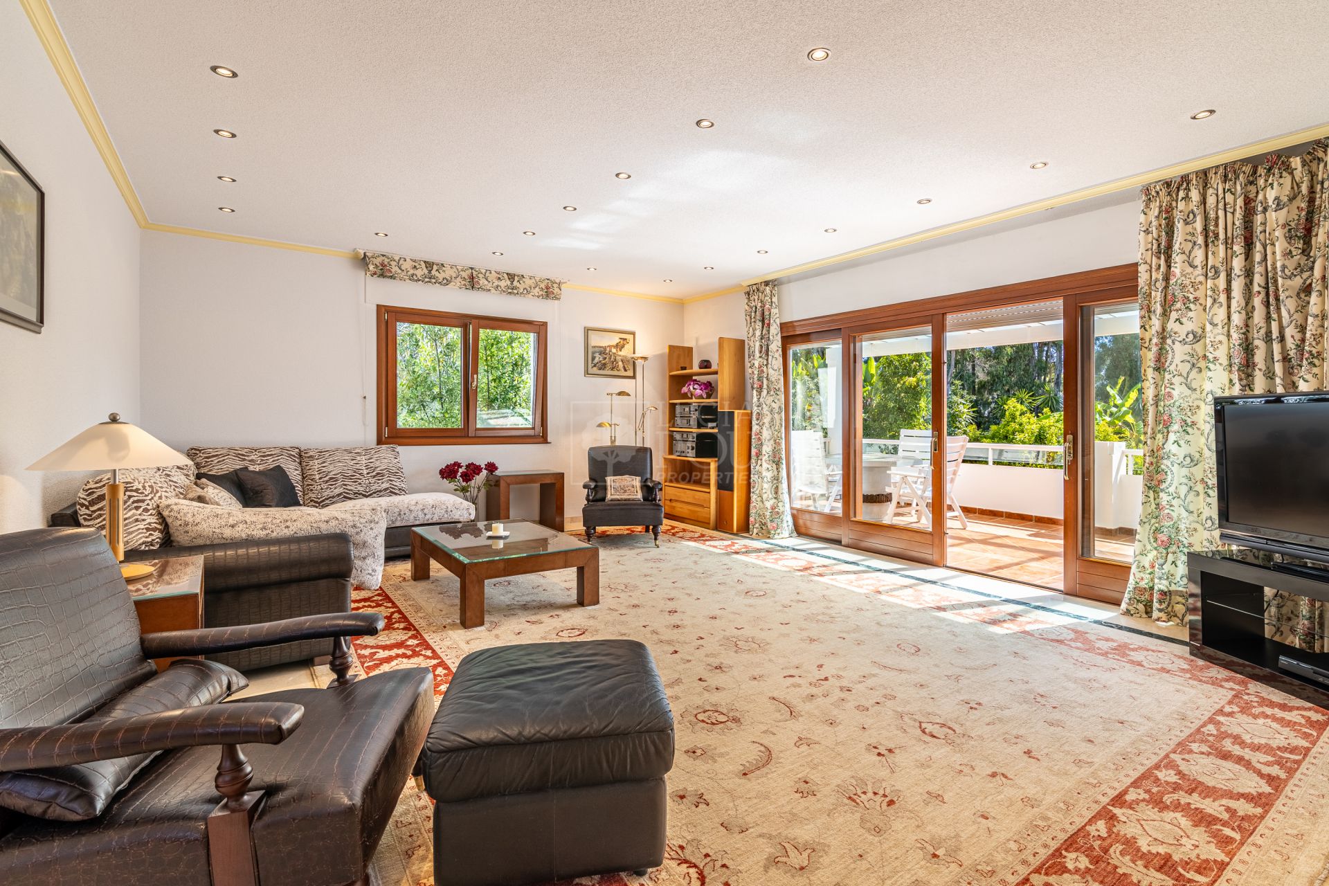 Villa  en New Golden Mile, Estepona Este, Estepona