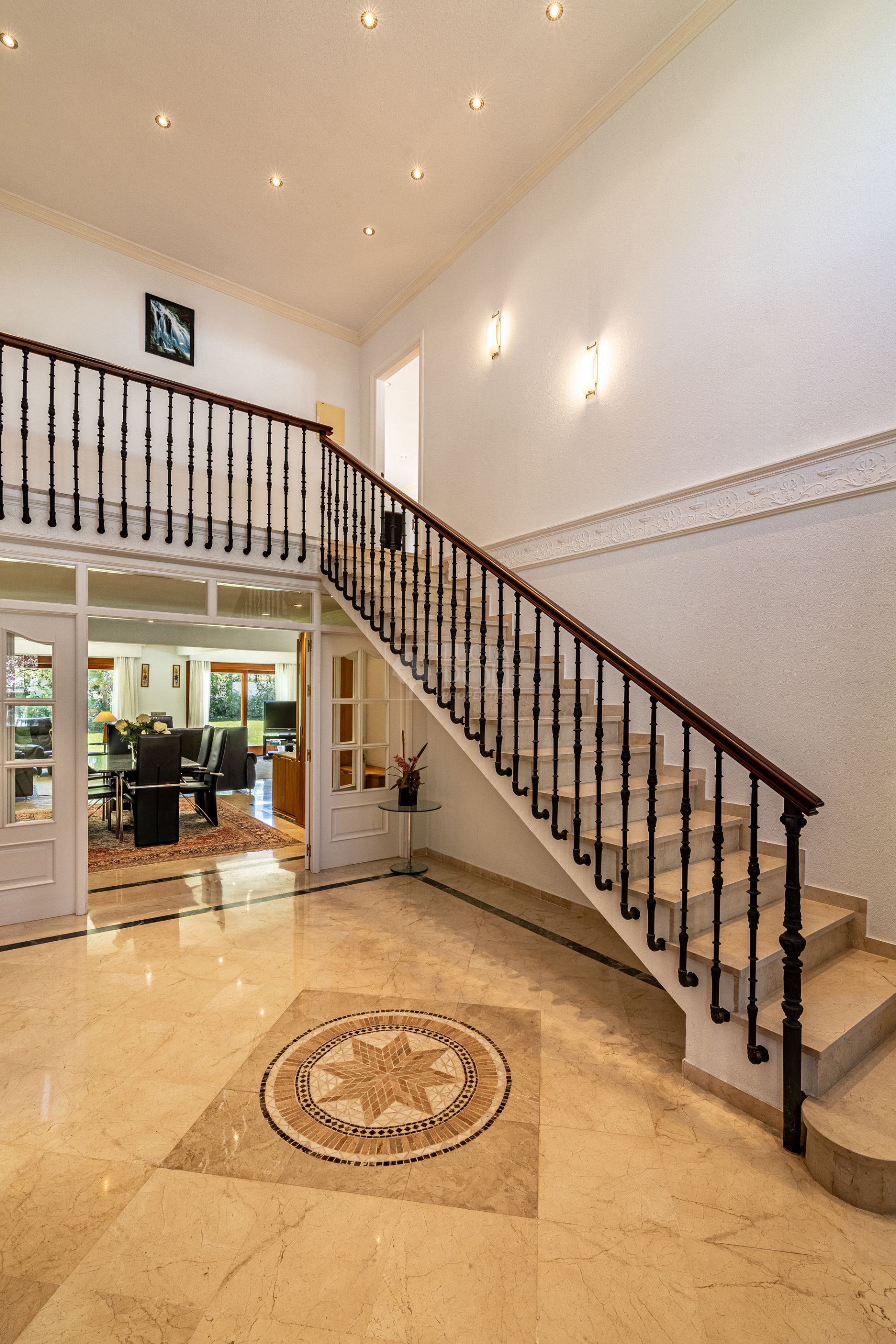 Villa  en New Golden Mile, Estepona Este, Estepona