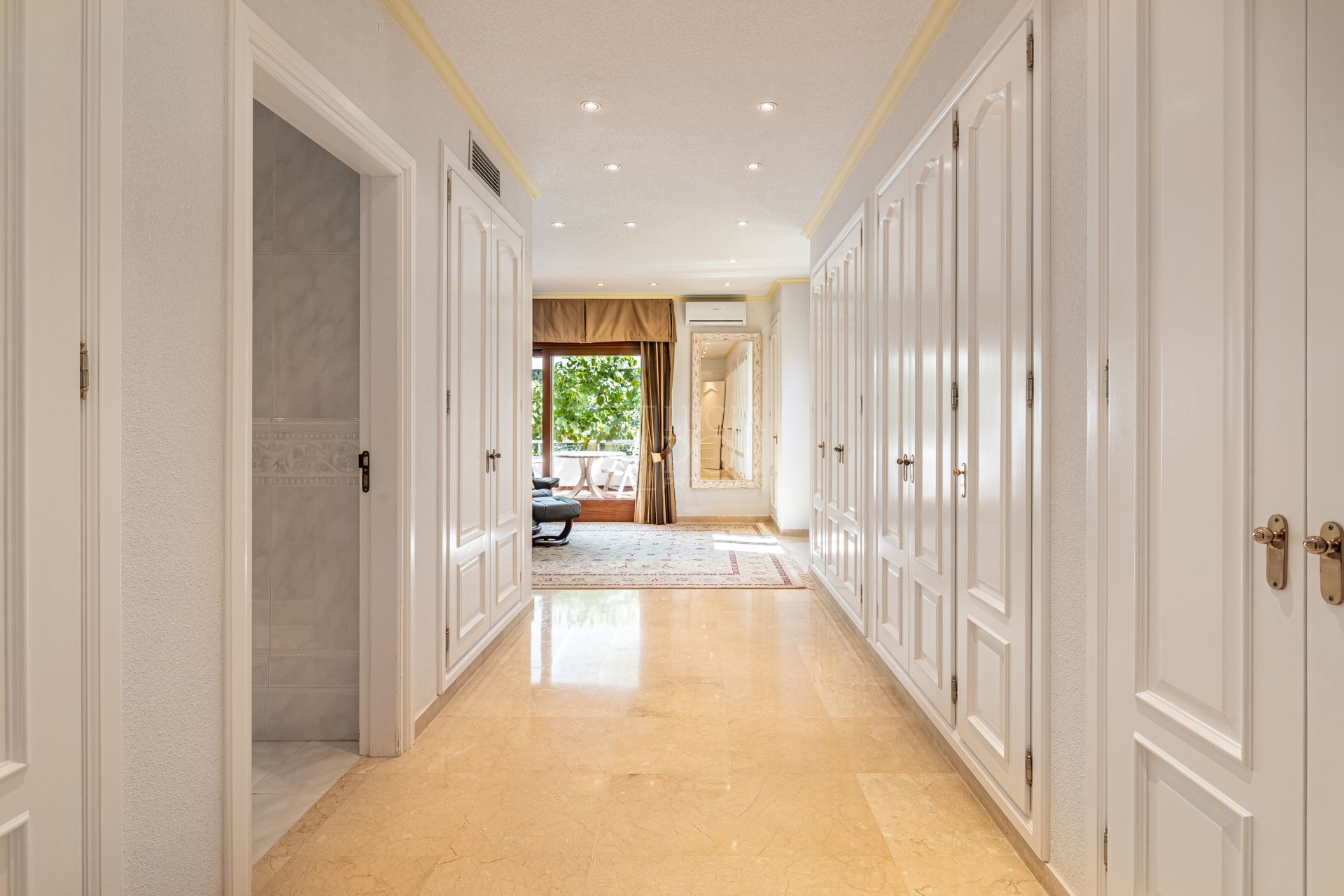 Villa  en New Golden Mile, Estepona Este, Estepona