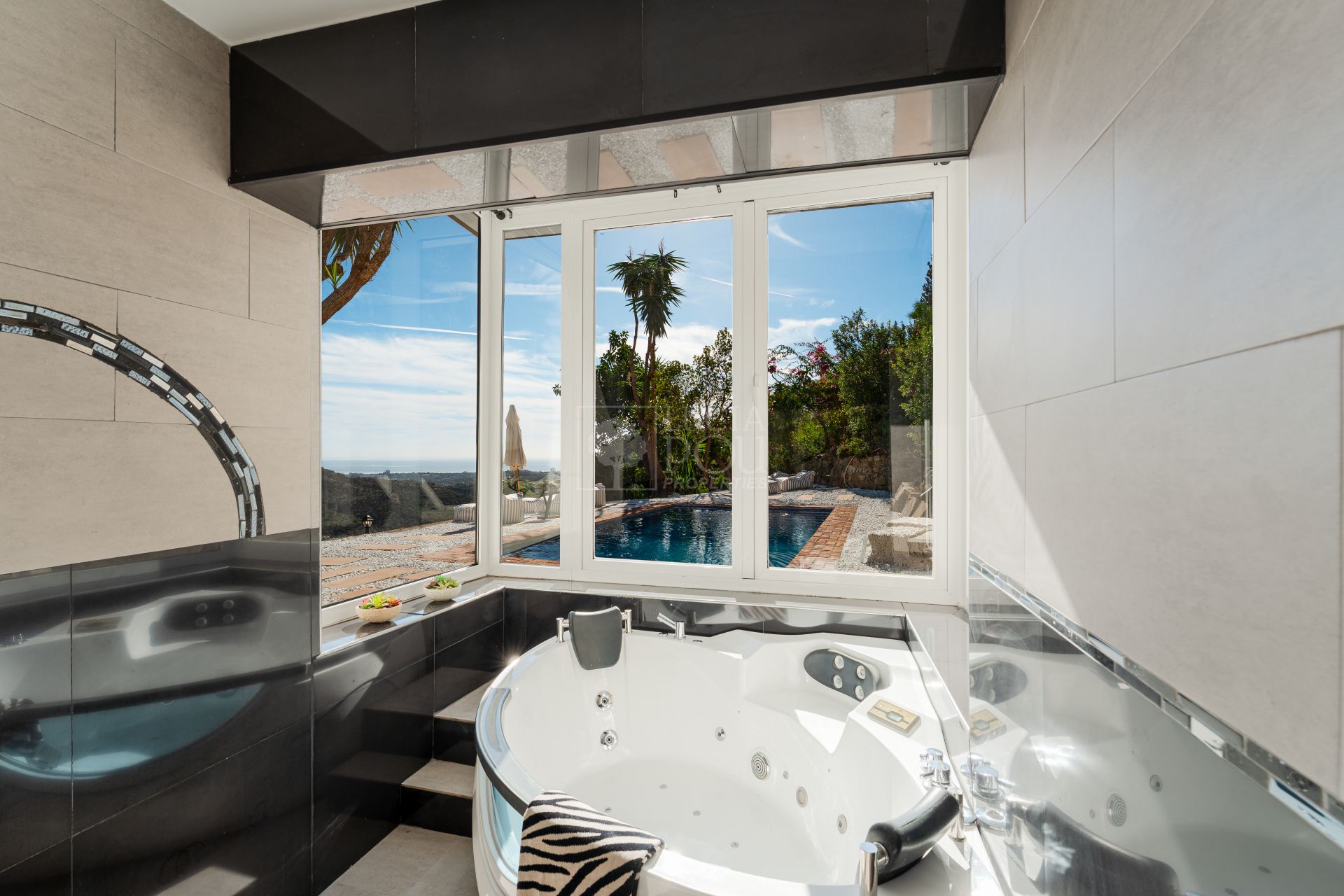 Villa  in Ctra. De Ronda, Benahavis