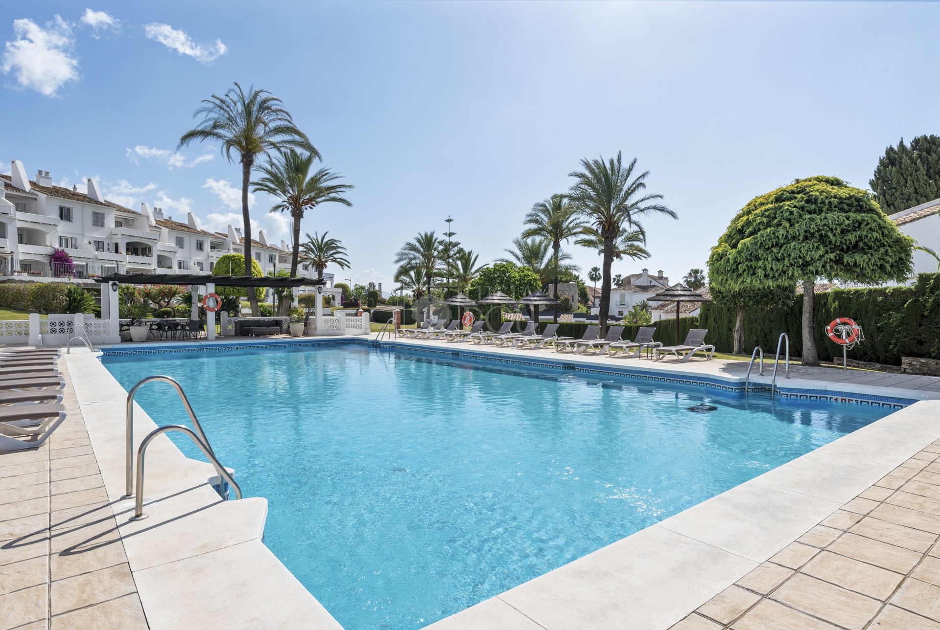 Apartamento Planta Baja  en Nueva Andalucia, Marbella
