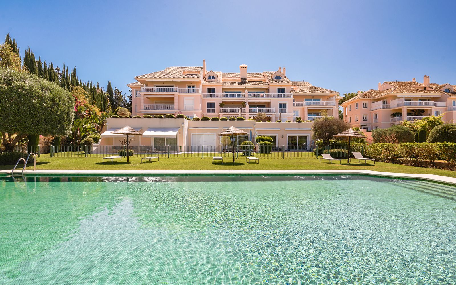 Apartamento Planta Baja  en Los Flamingos, Benahavis