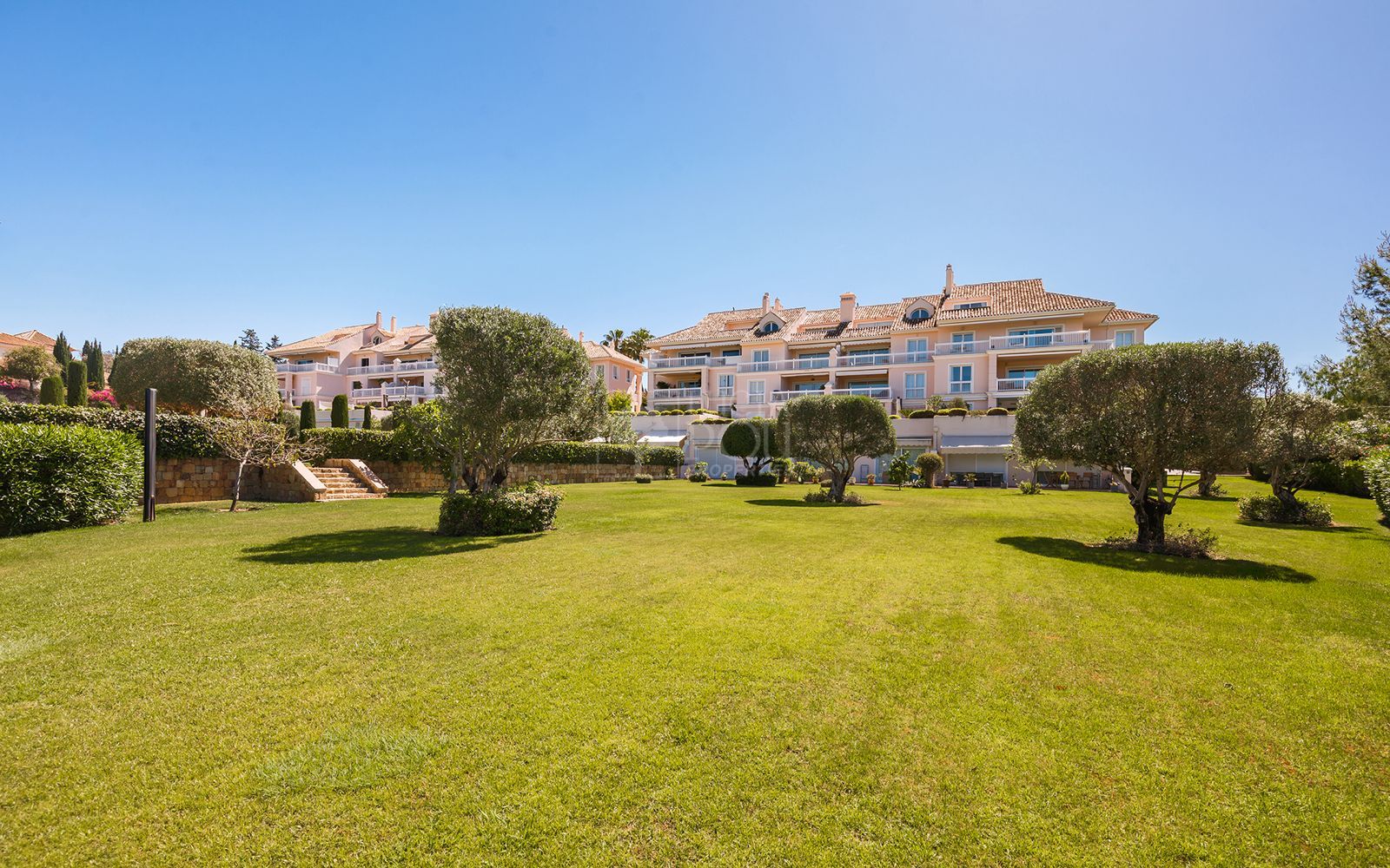 Apartamento Planta Baja  en Los Flamingos, Benahavis