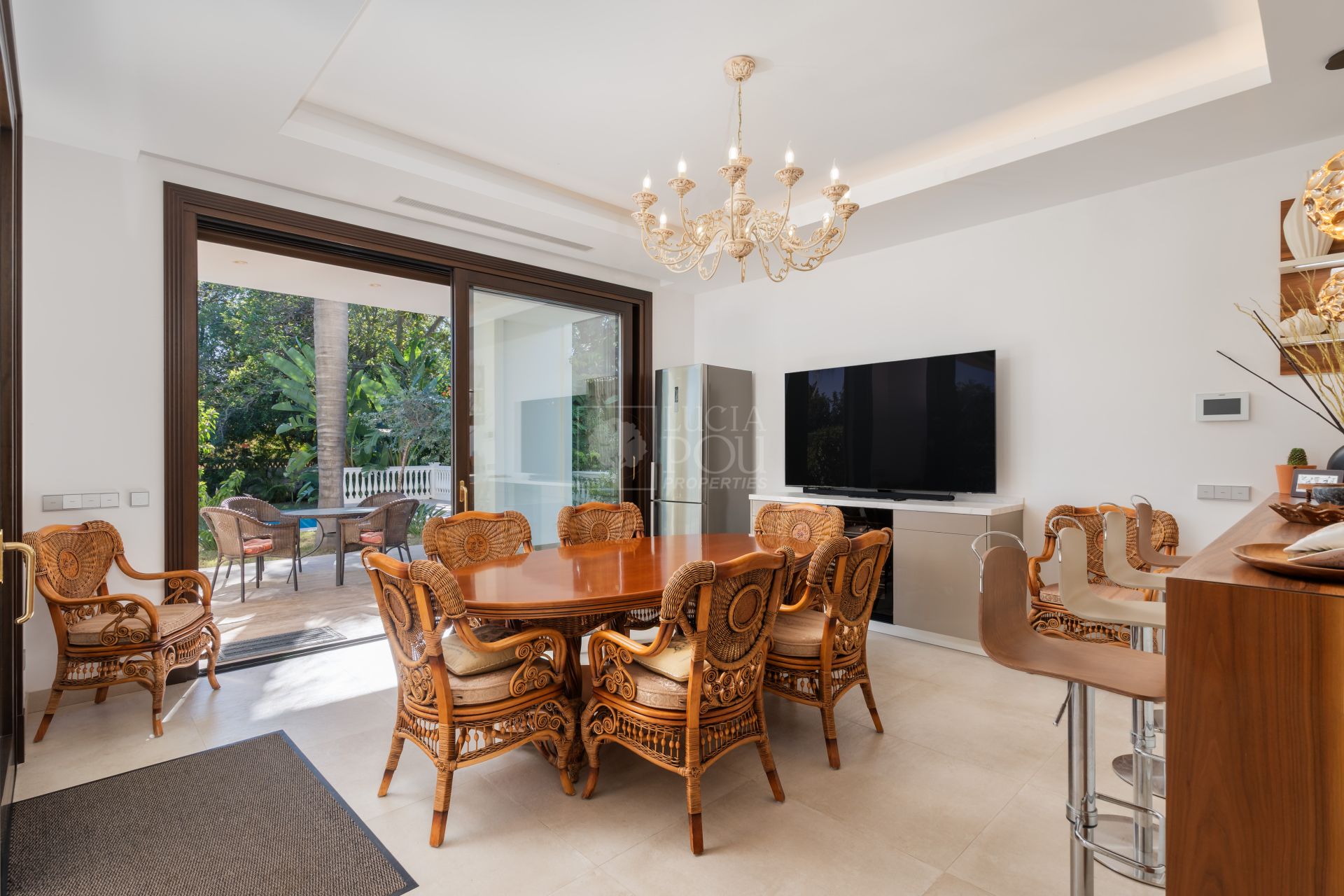Villa  en Beach Side New Golden Mile, Estepona Este, Estepona