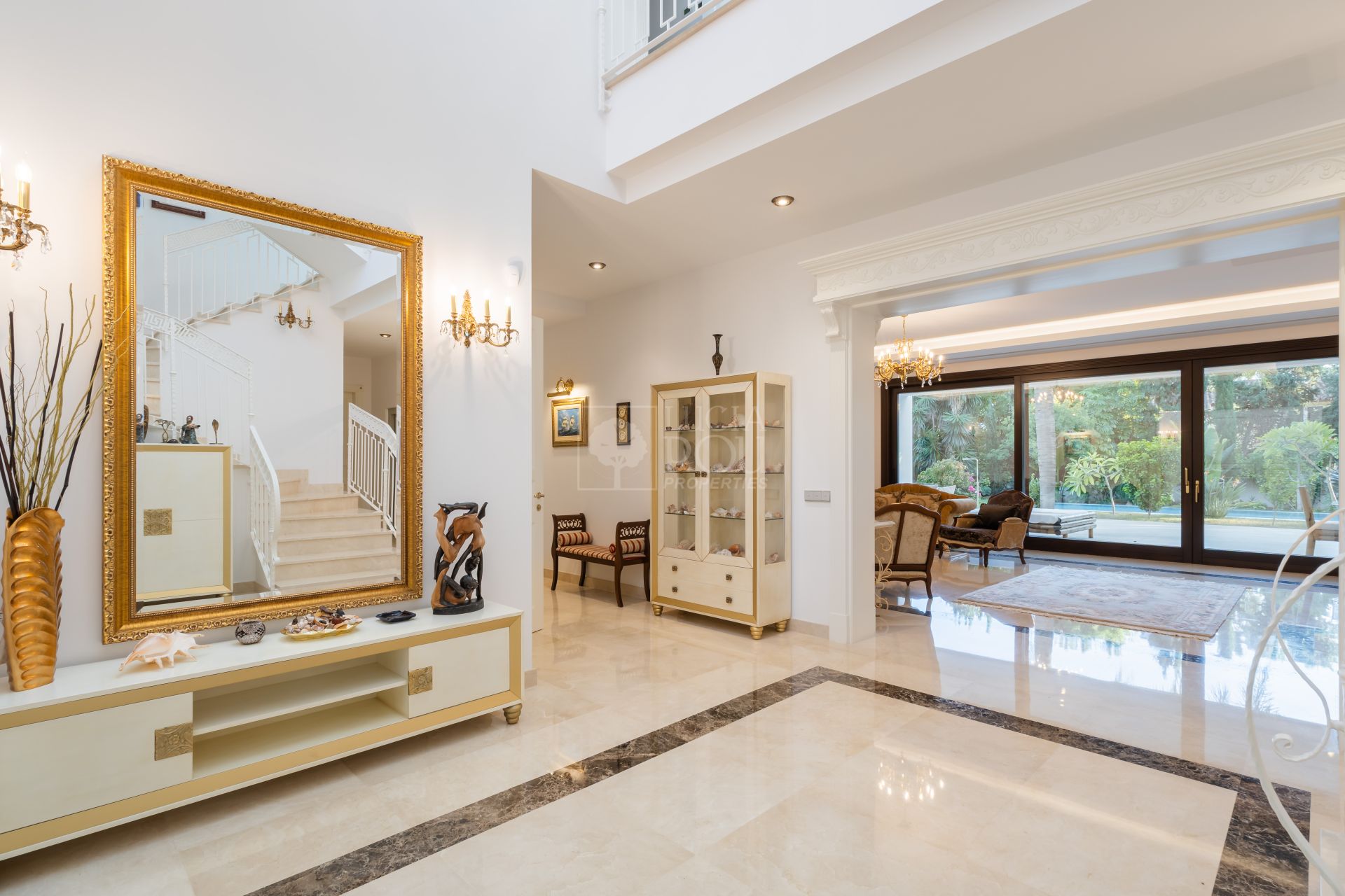 Villa  en Beach Side New Golden Mile, Estepona Este, Estepona