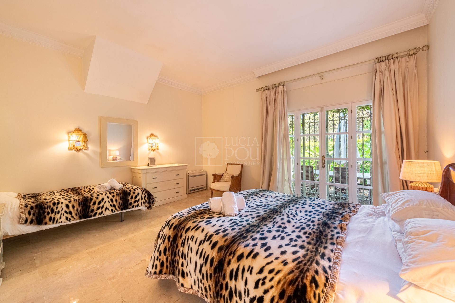 Villa  en Beach Side New Golden Mile, Estepona Este, Estepona
