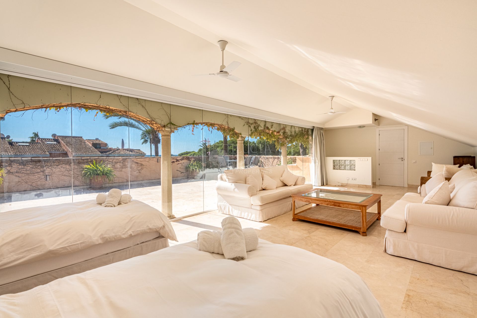 Villa  en Beach Side New Golden Mile, Estepona Este, Estepona