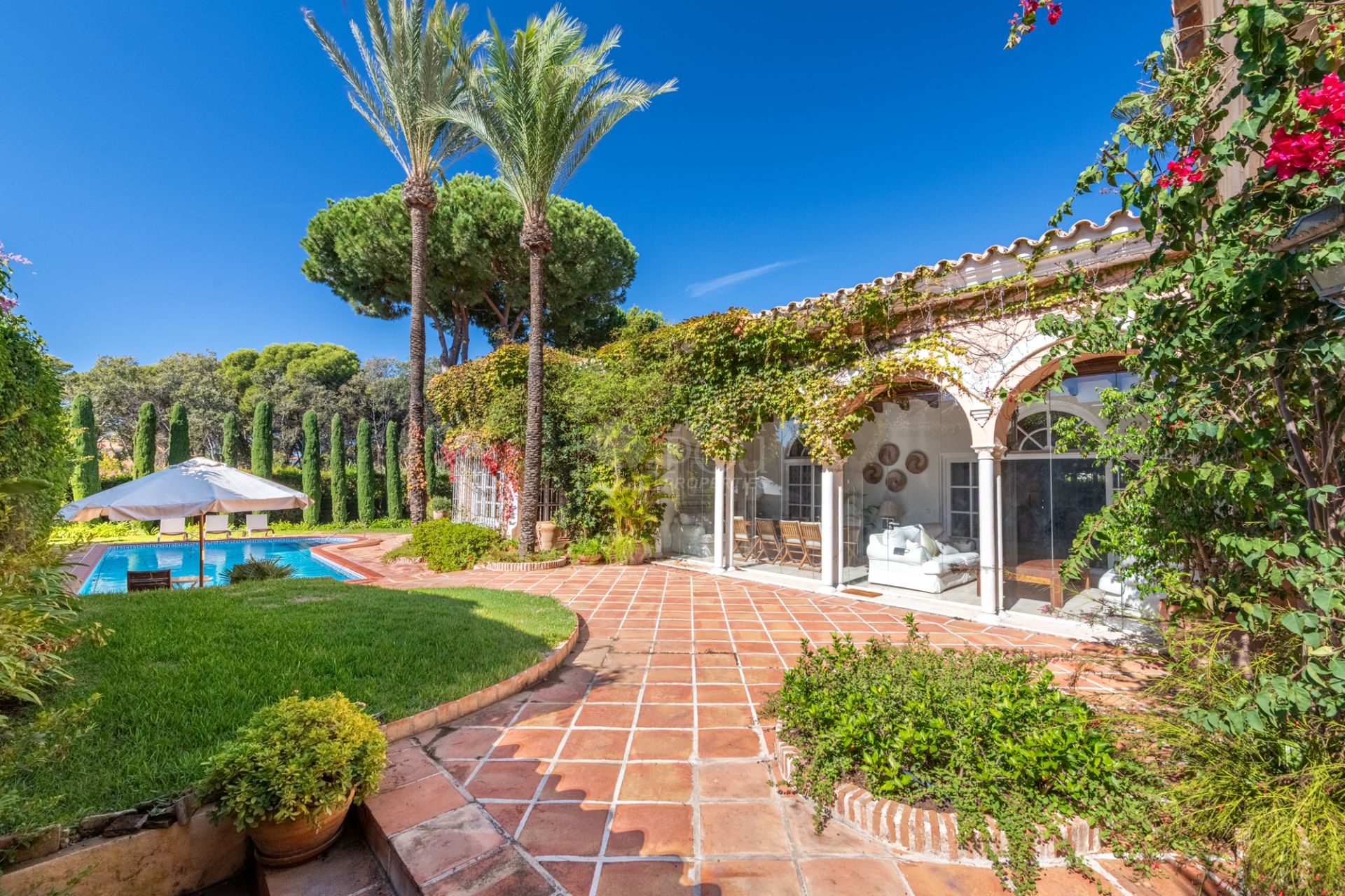 Villa  en Beach Side New Golden Mile, Estepona Este, Estepona