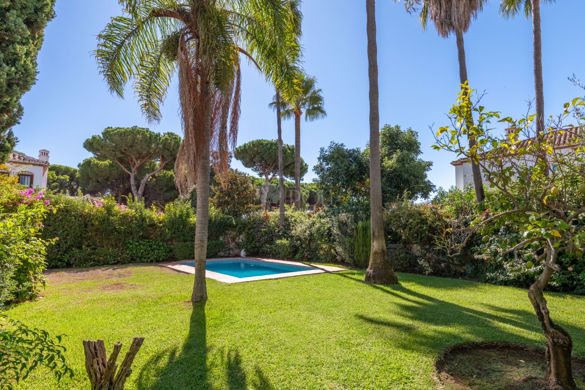 Villa  en Beach Side New Golden Mile, Estepona Este, Estepona