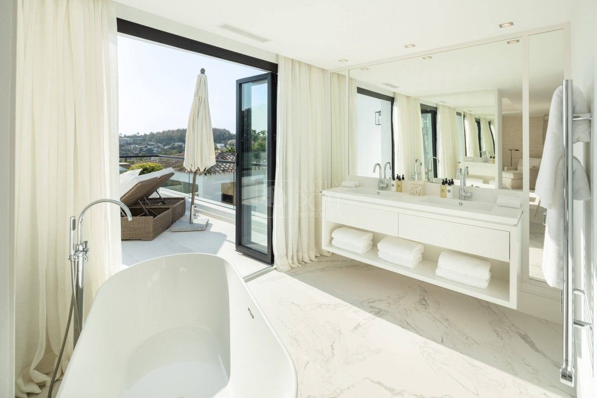 Villa  in Nueva Andalucia, Marbella