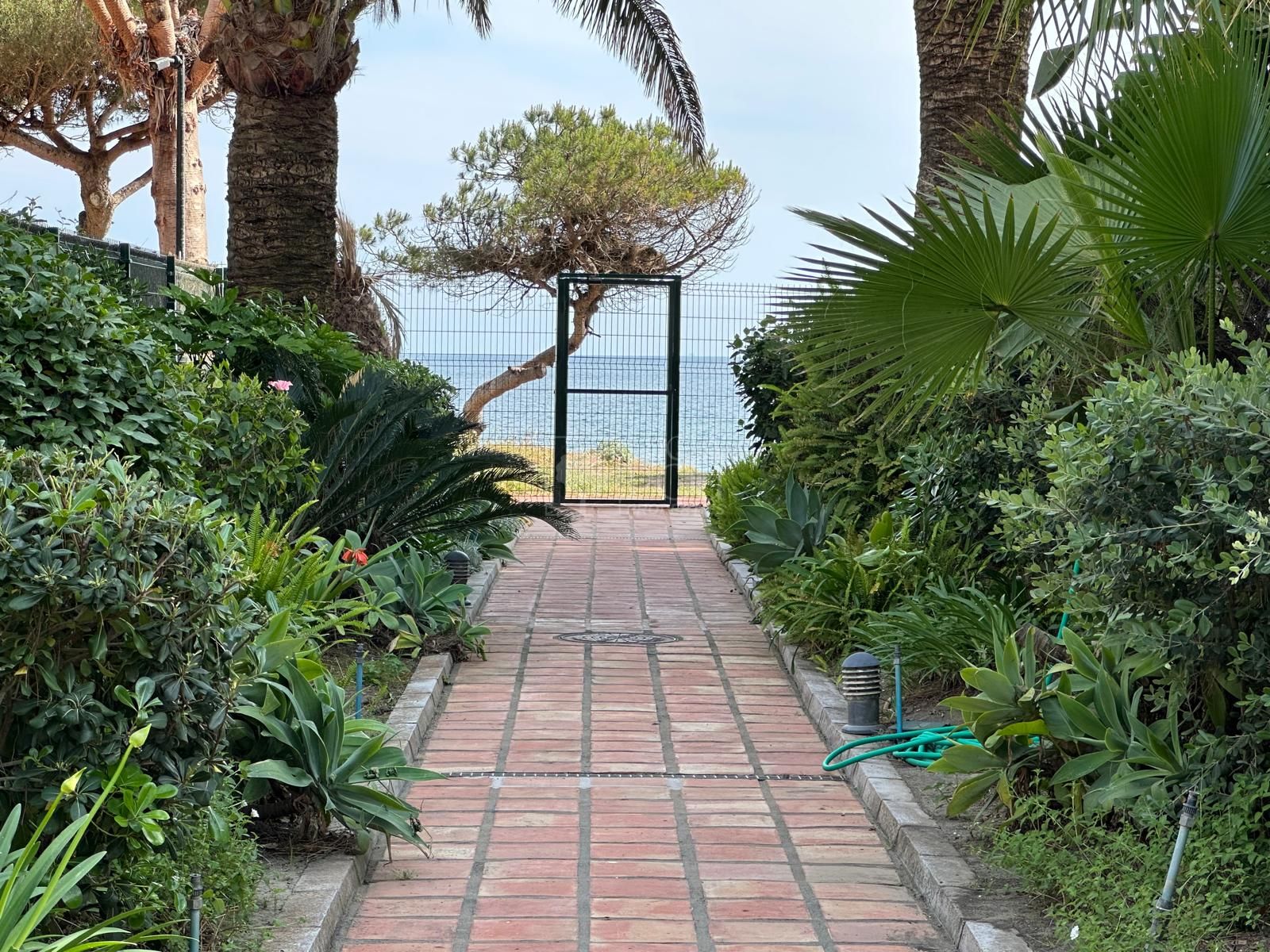 Town House  in Beach Side New Golden Mile, Estepona East, Estepona