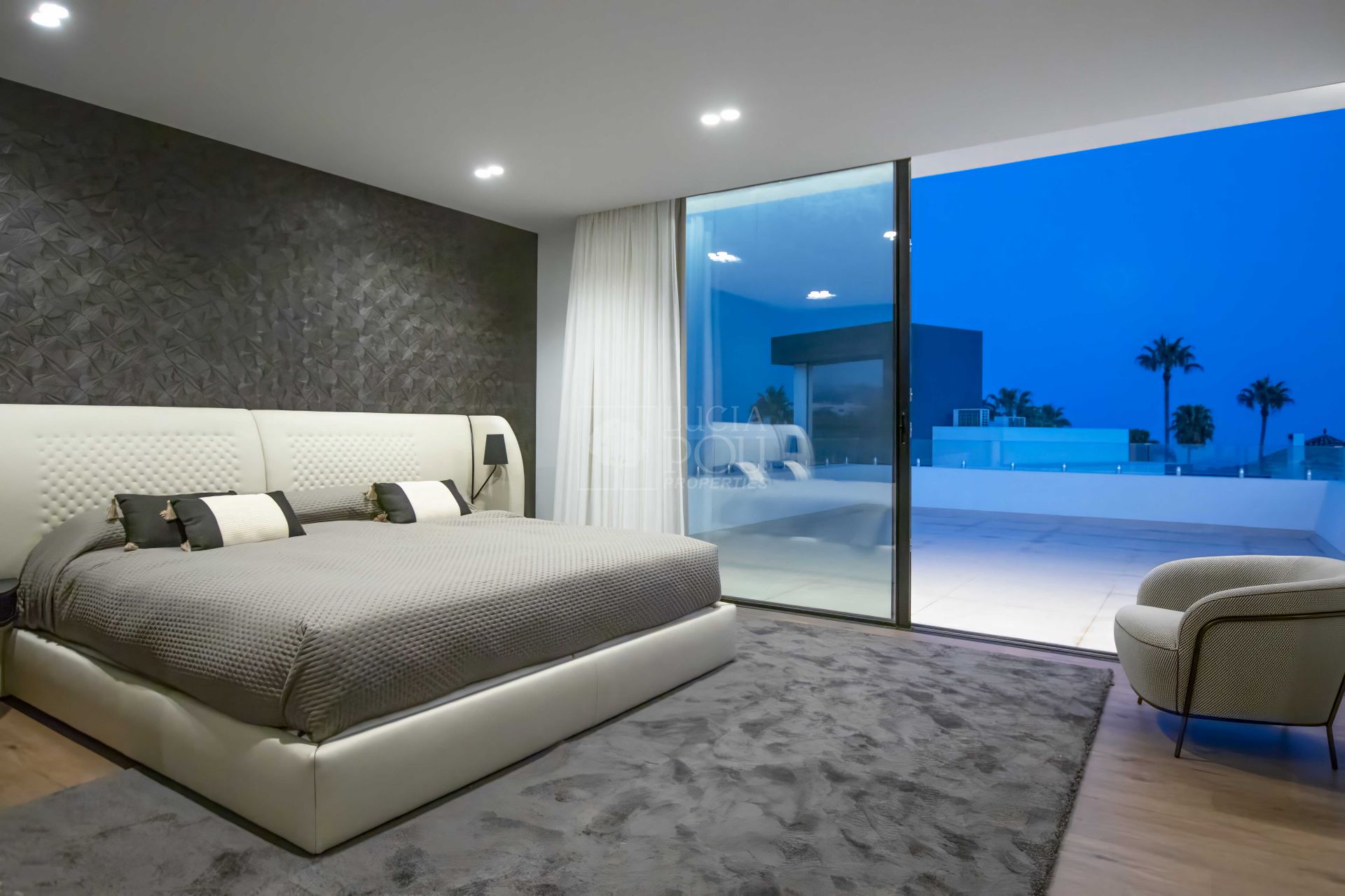 Villa  in Estepona