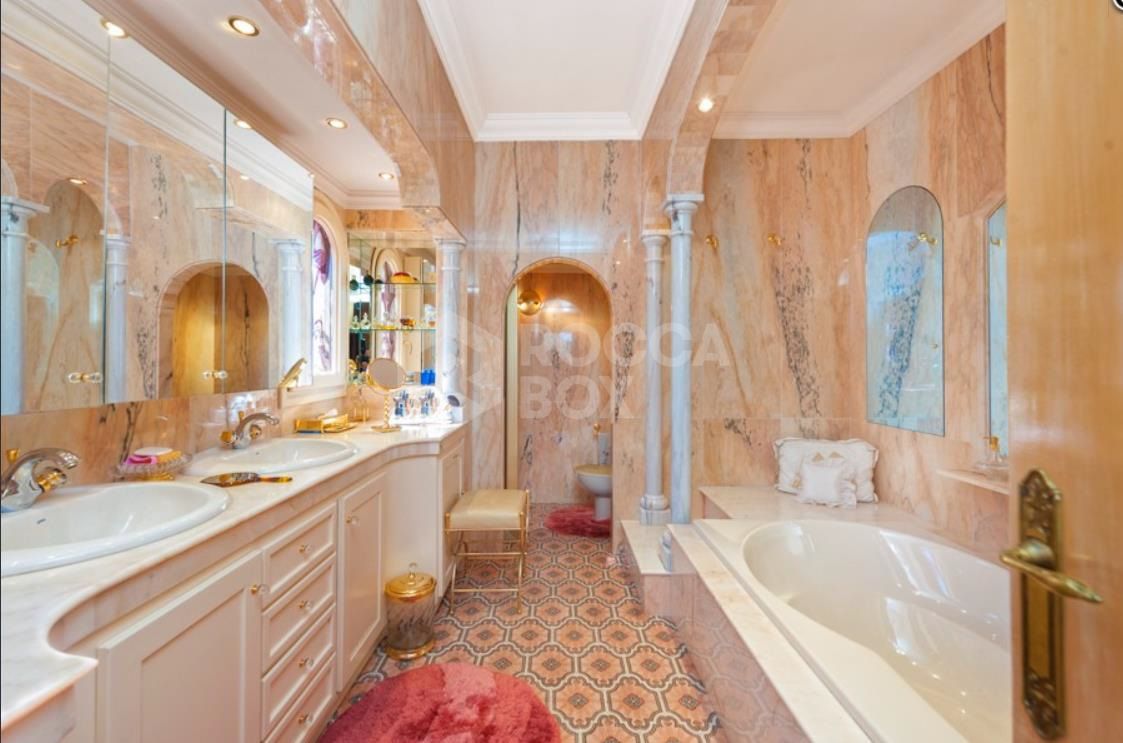 Magnificent Luxurious Villa in Benahavis