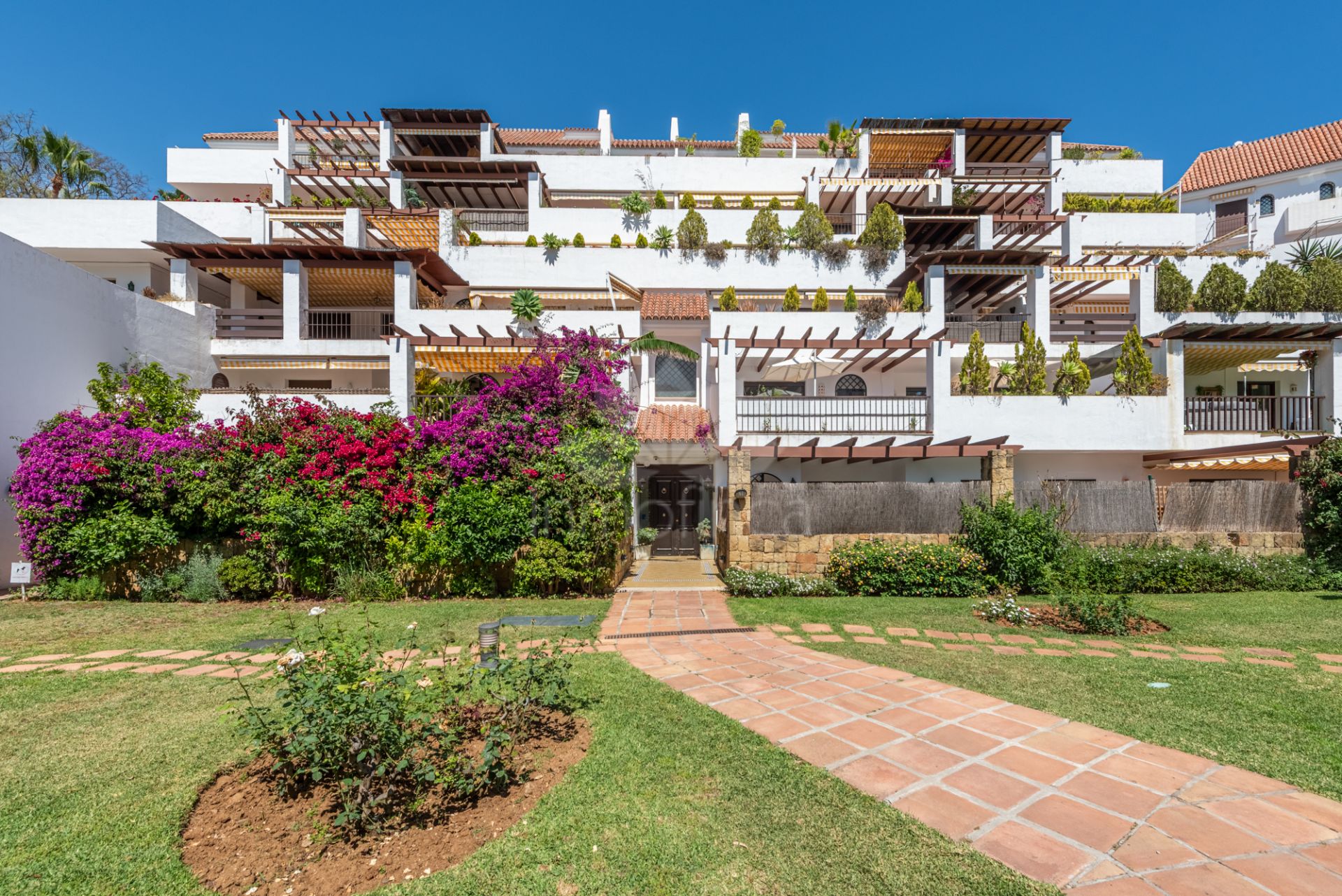 Apartamento en Coto Real, Marbella