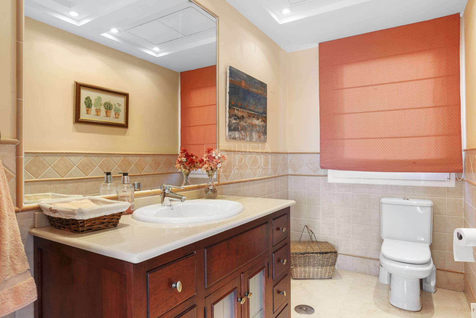 Villa  in New Golden Mile, Estepona East, Estepona