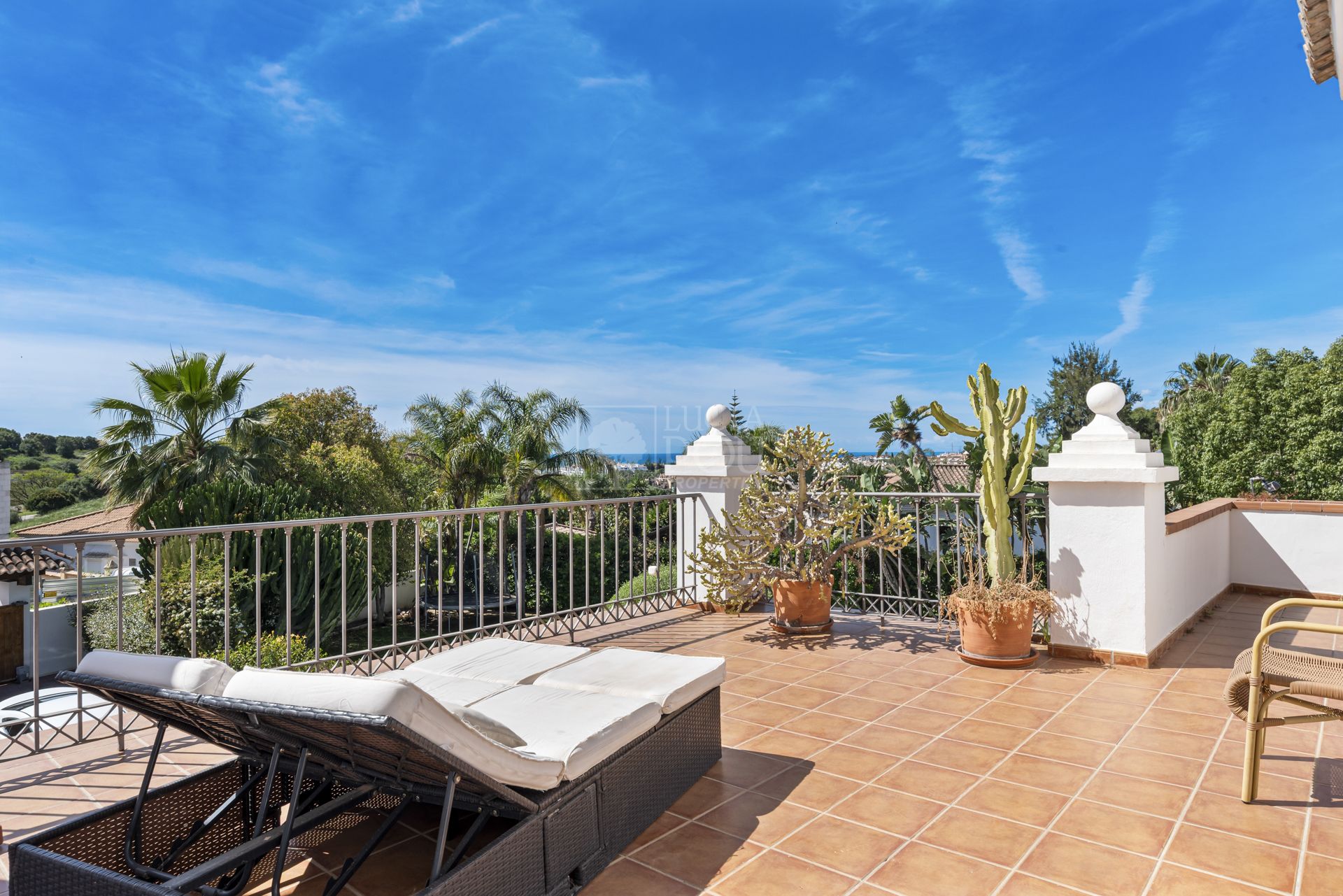 Villa  in New Golden Mile, Estepona East, Estepona