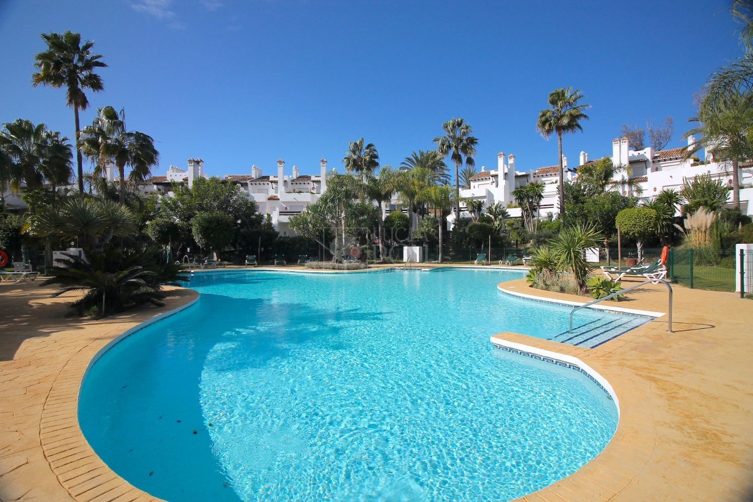 Town House  in Beach Side New Golden Mile, Estepona