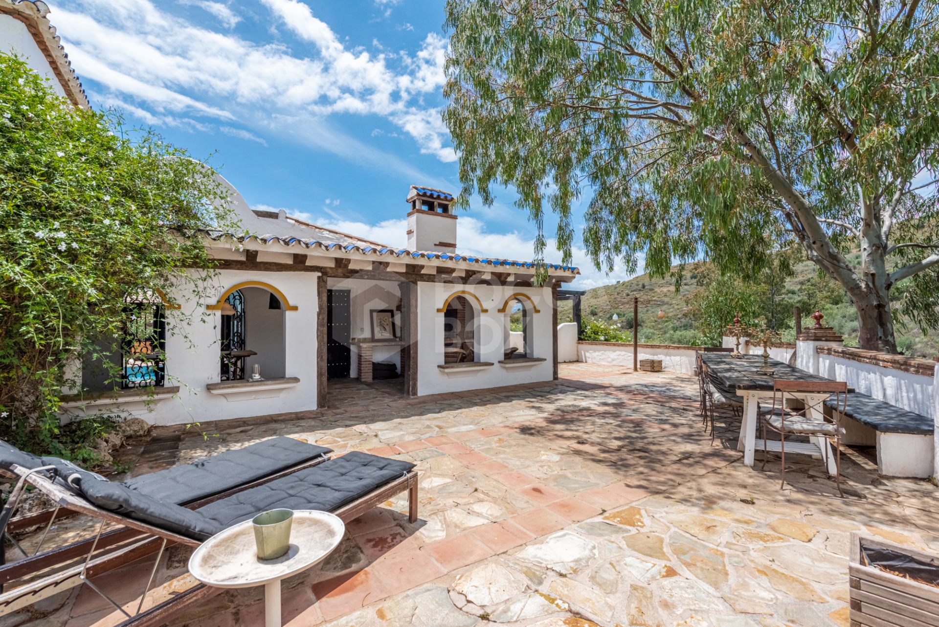 Welcome to this exceptional property in the enchanting area of Lomas del Flamenco.