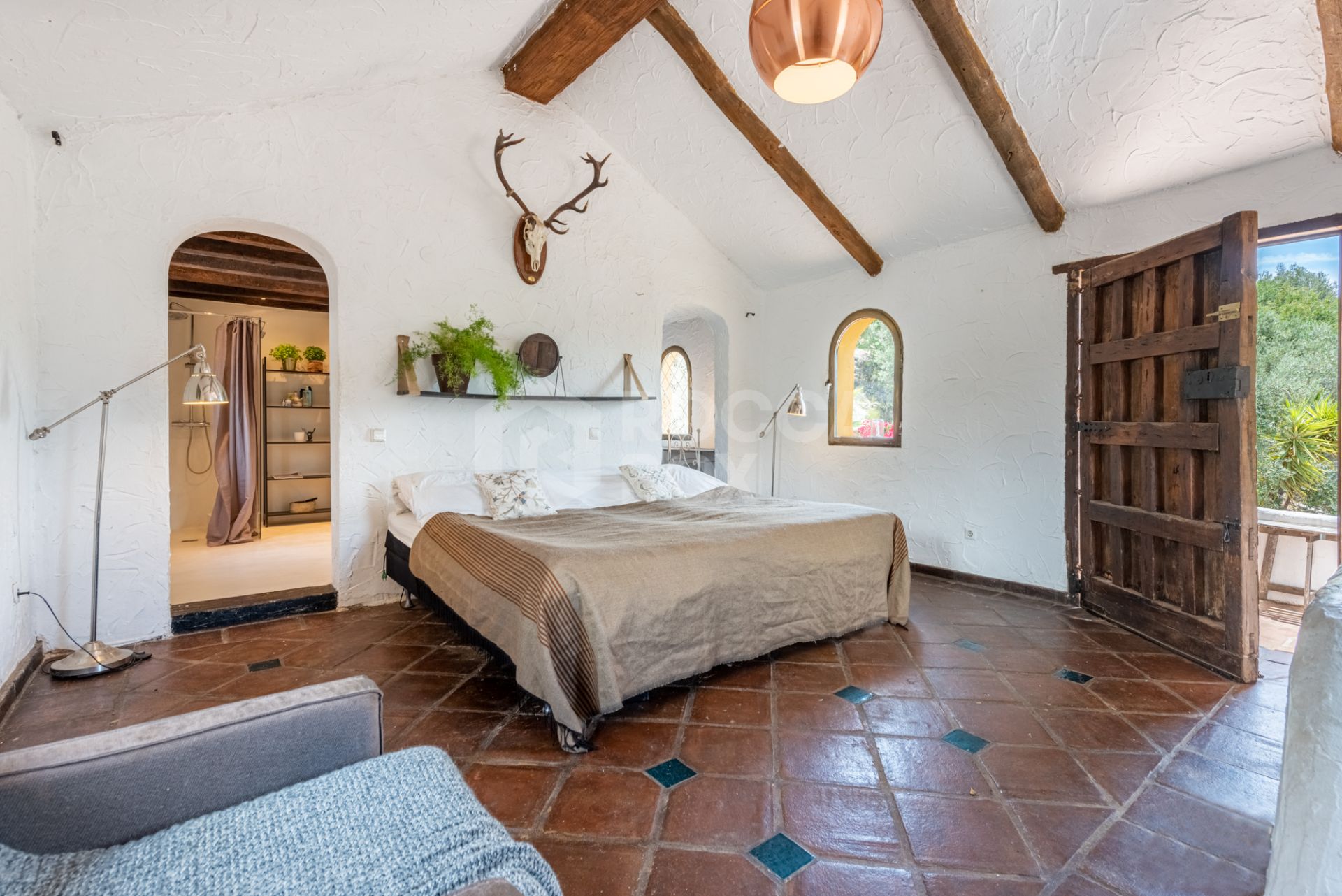 Welcome to this exceptional property in the enchanting area of Lomas del Flamenco.