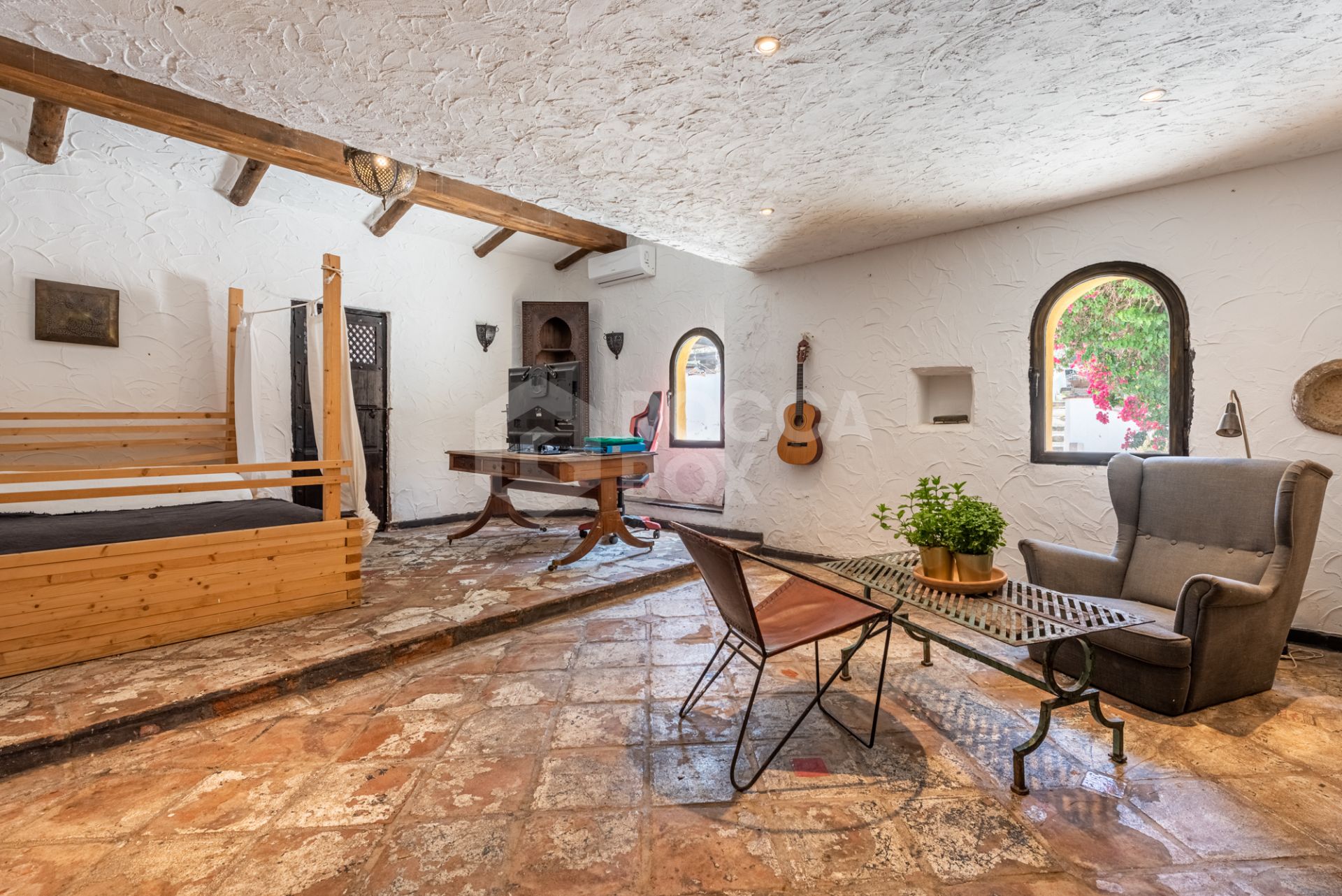 Welcome to this exceptional property in the enchanting area of Lomas del Flamenco.