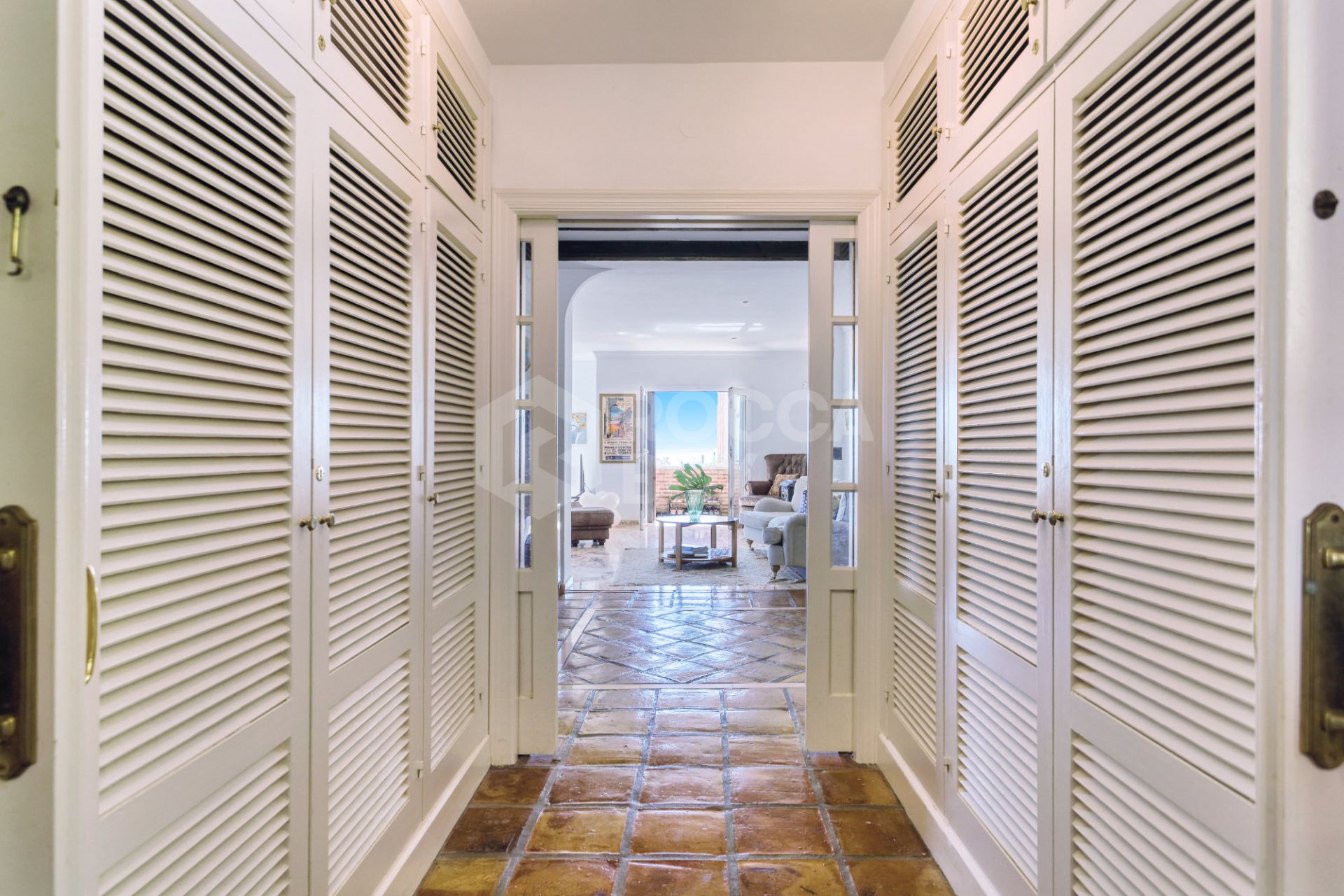 Lovely 5-bedroom villa with separate apartment in Torremuelle