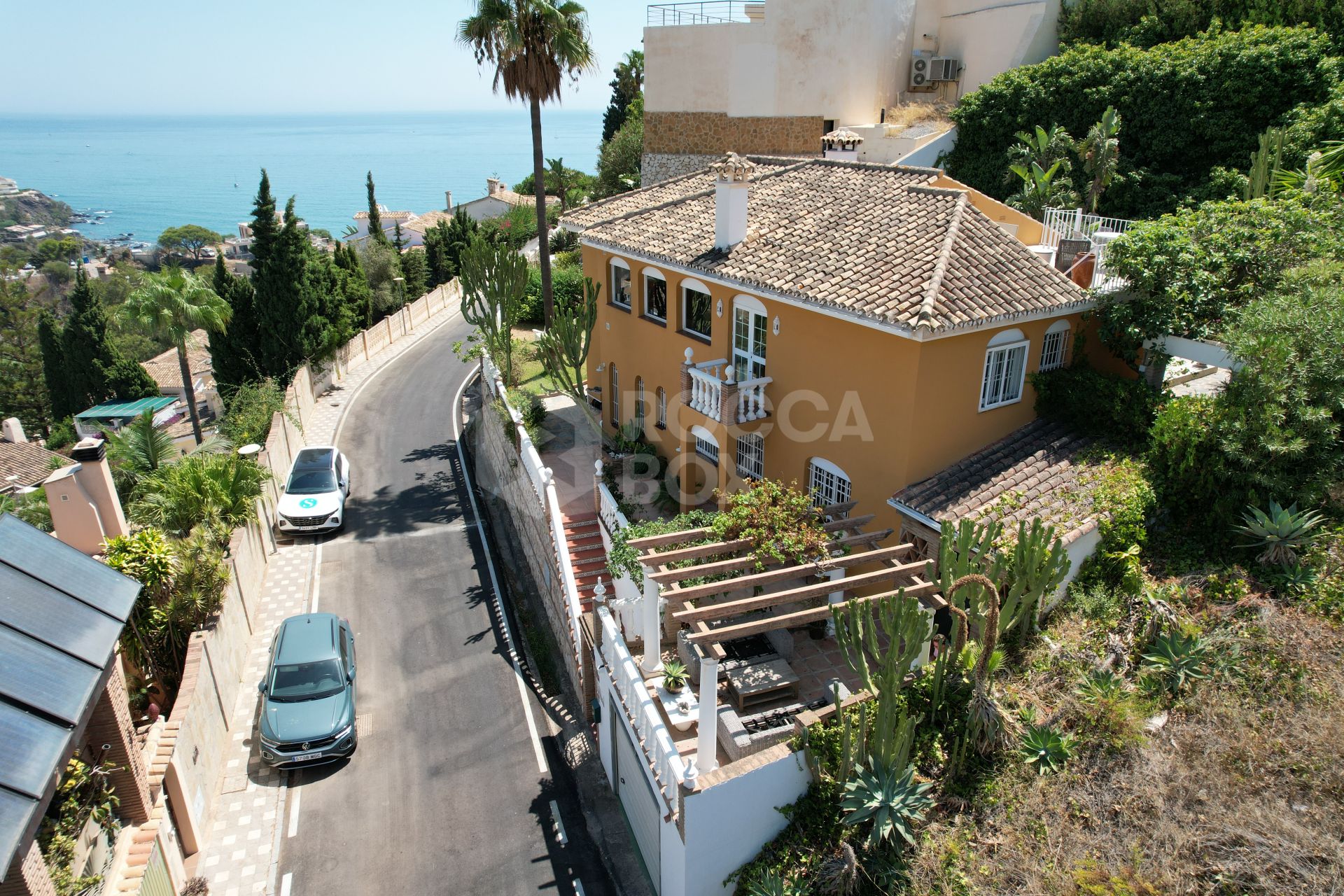 Lovely 5-bedroom villa with separate apartment in Torremuelle