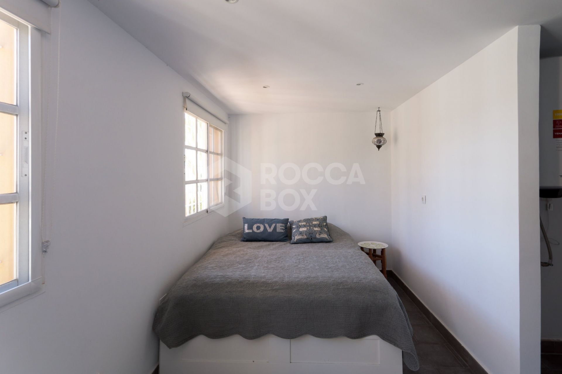 Lovely 5-bedroom villa with separate apartment in Torremuelle