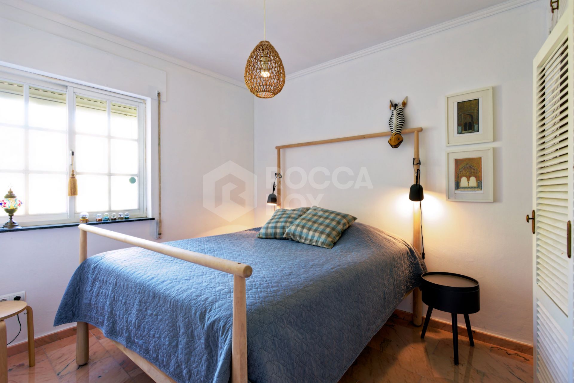 Lovely 5-bedroom villa with separate apartment in Torremuelle