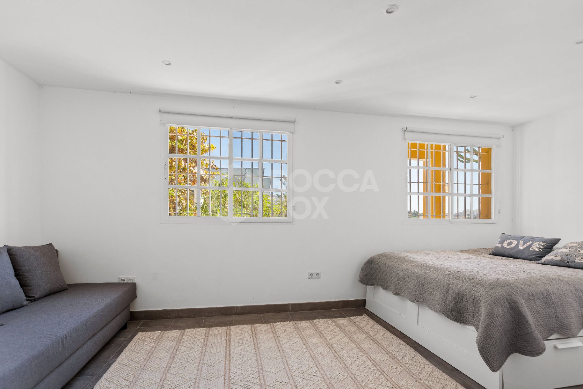 Lovely 5-bedroom villa with separate apartment in Torremuelle