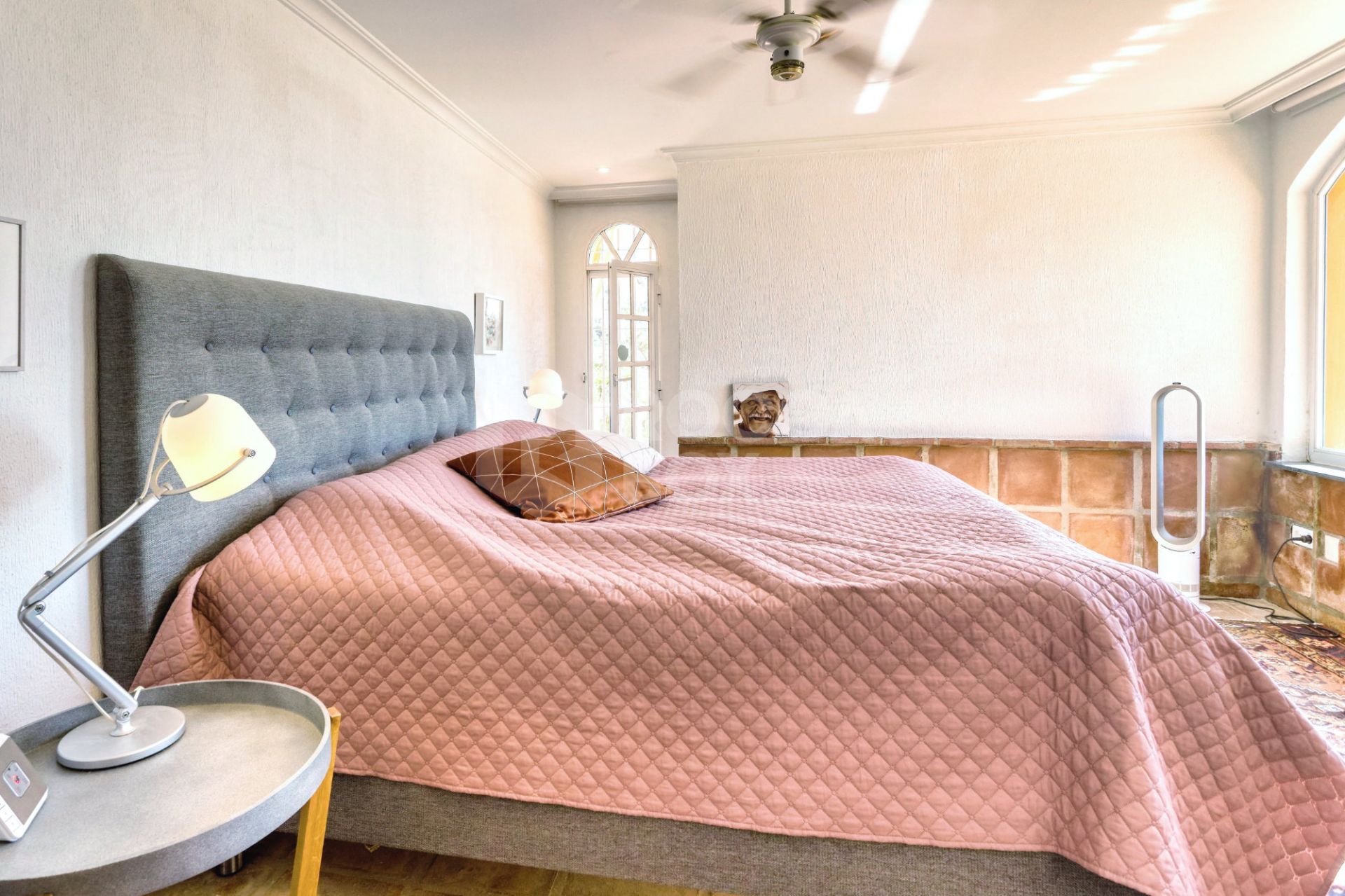 Lovely 5-bedroom villa with separate apartment in Torremuelle