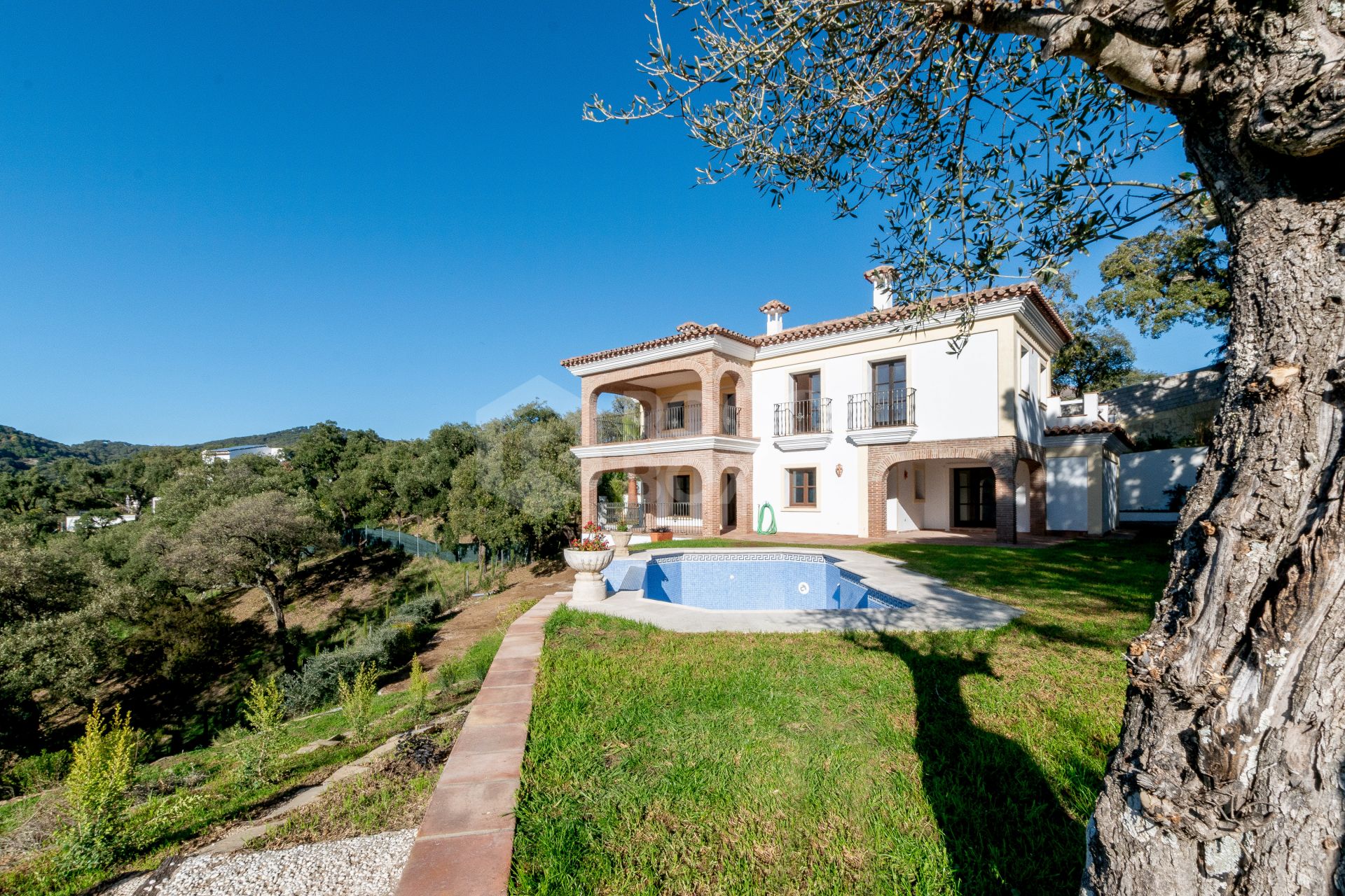 Fantastic, new built luxury country villa with beautiful views