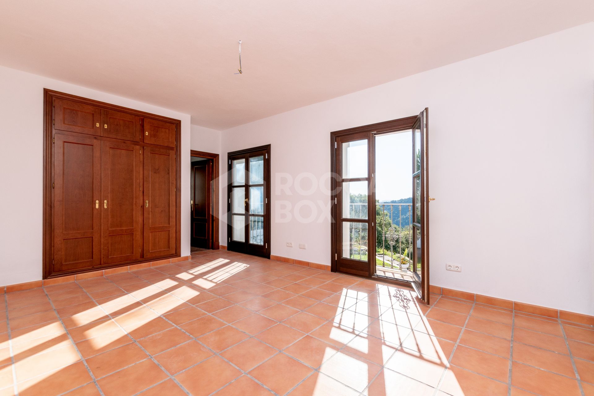 Fantastic, new built luxury country villa with beautiful views