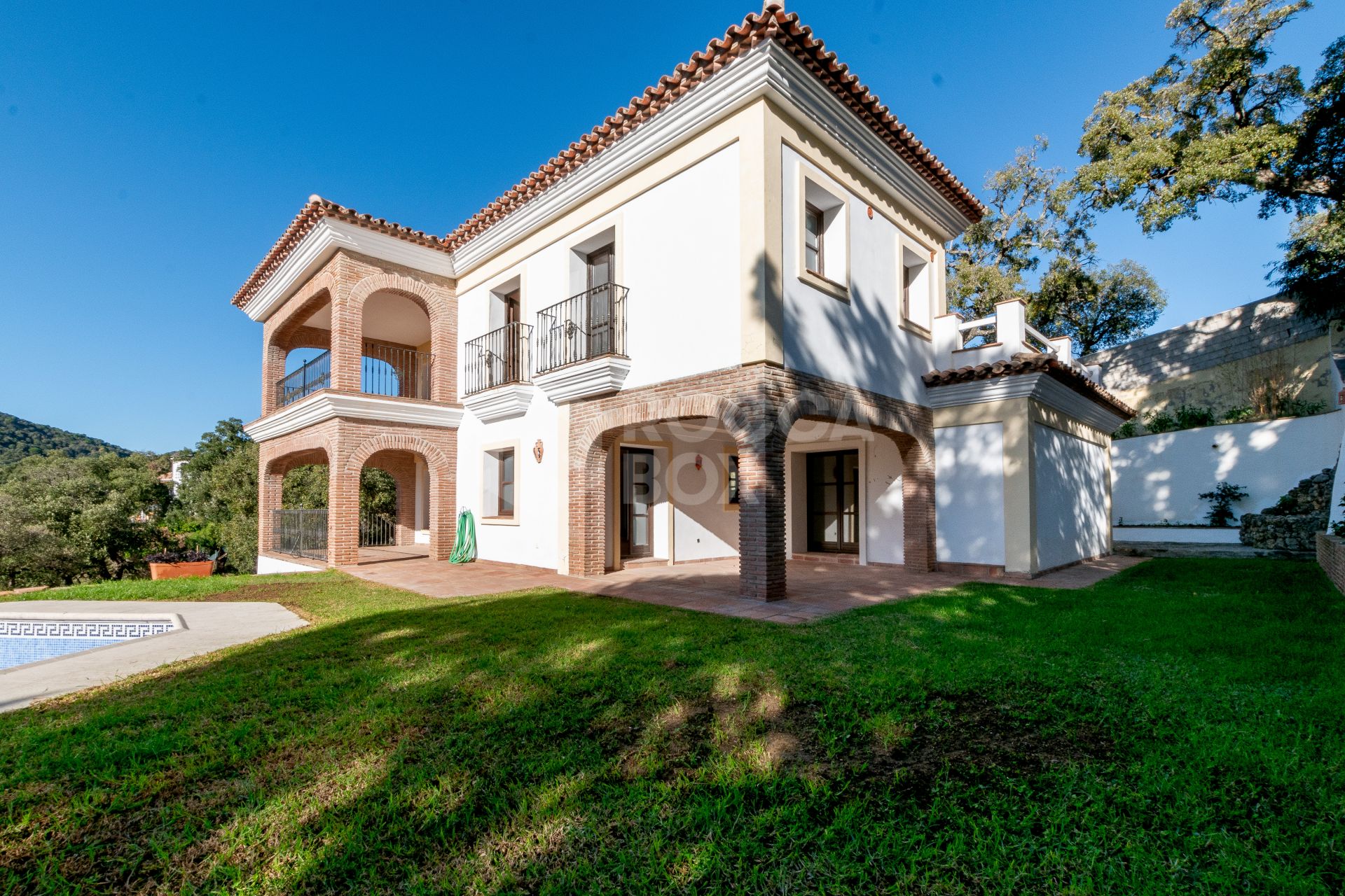 Fantastic, new built luxury country villa with beautiful views