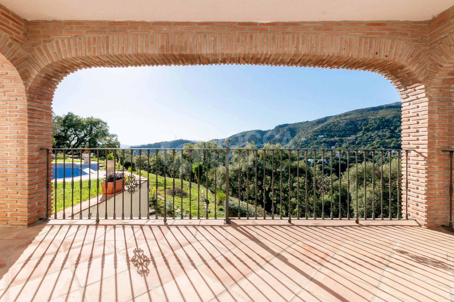 Fantastic, new built luxury country villa with beautiful views