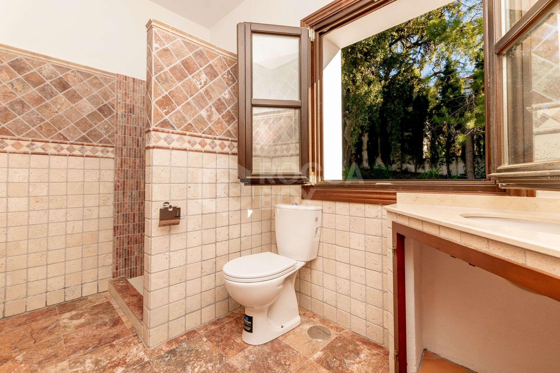 Fantastic, new built luxury country villa with beautiful views