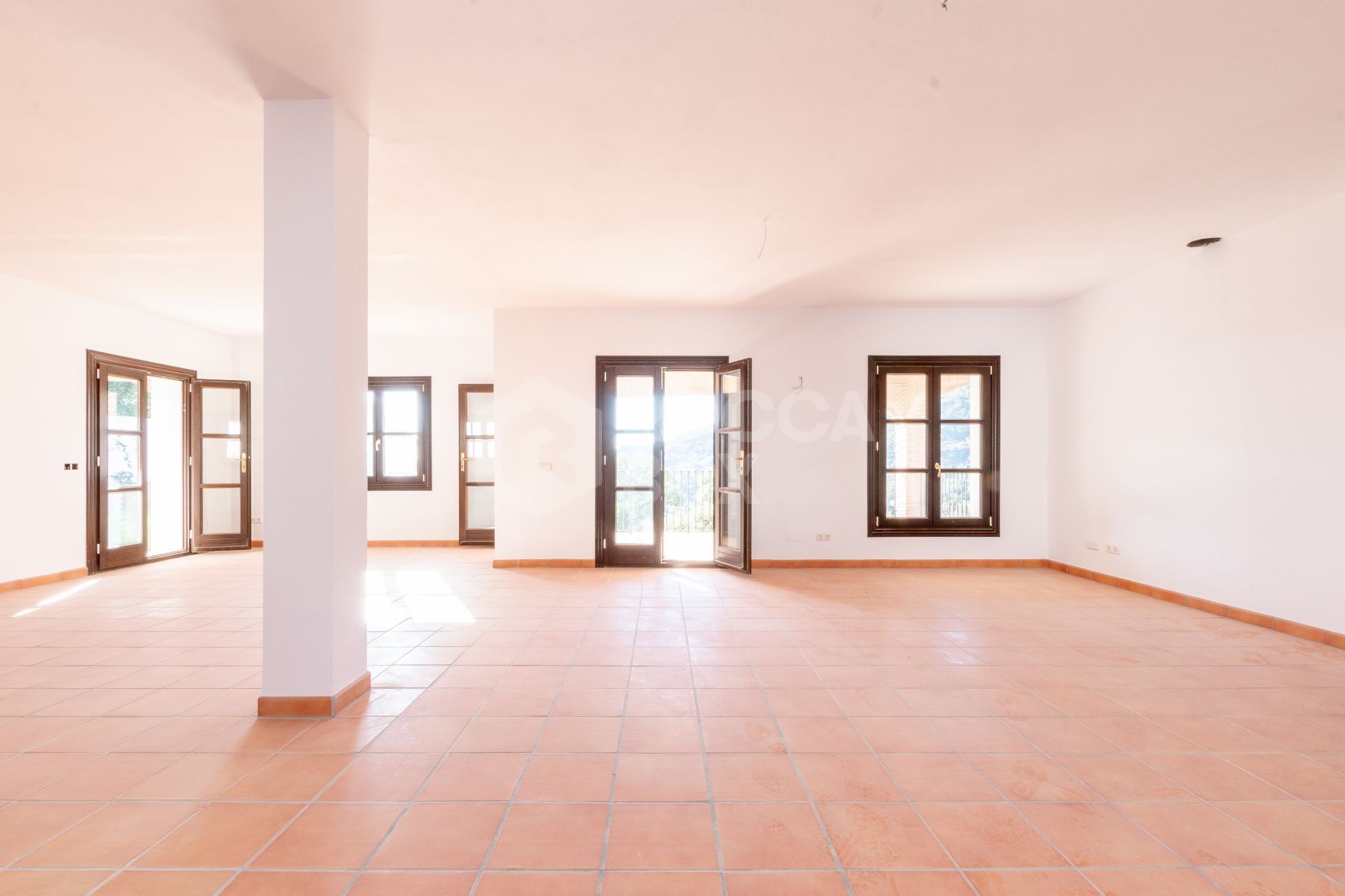 Fantastic, new built luxury country villa with beautiful views