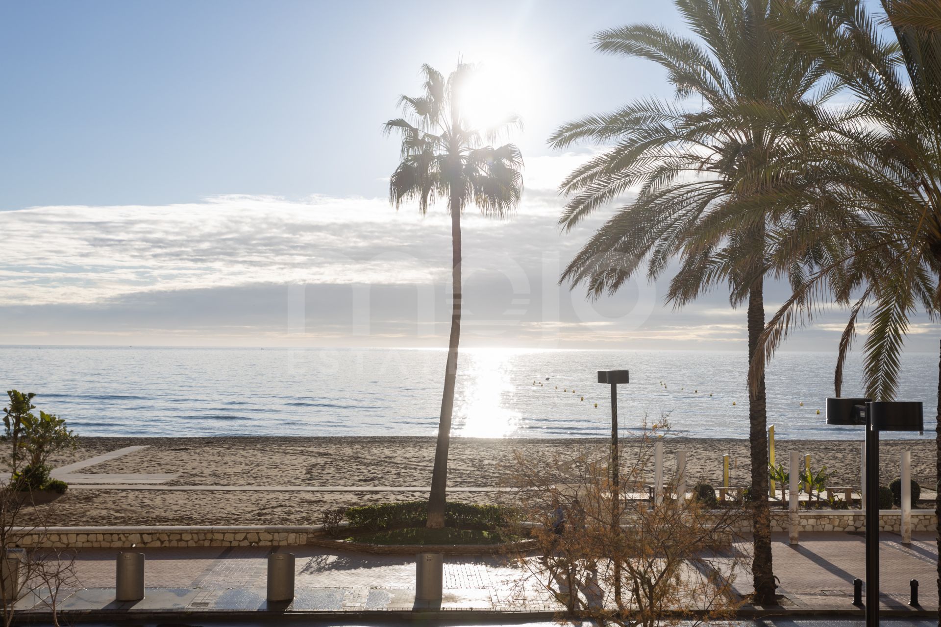 Första linjen med fantastisk havsutsikt i en mycket fin "gated comunity" i Torreblanca, Fuengirola!