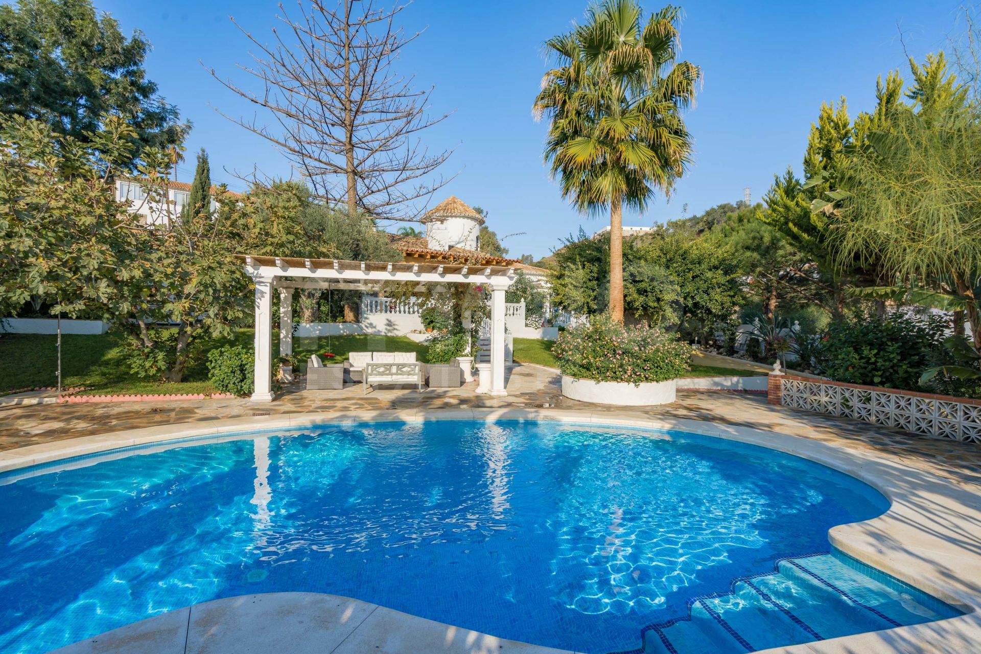 Villa à vendre dans Las Lagunas, Mijas Costa