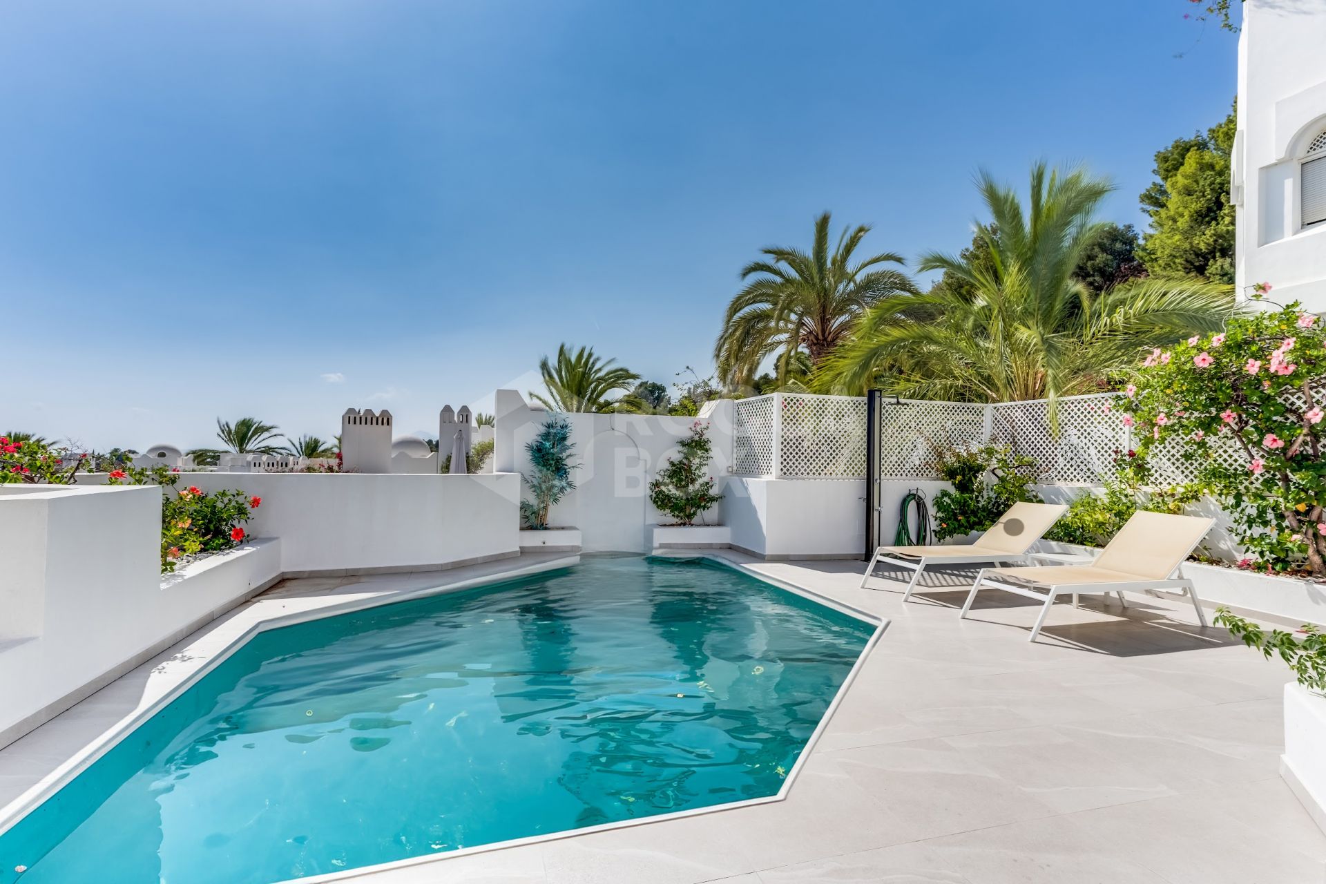 Magnificent penthouse with Private pool and Sea view in Marbella