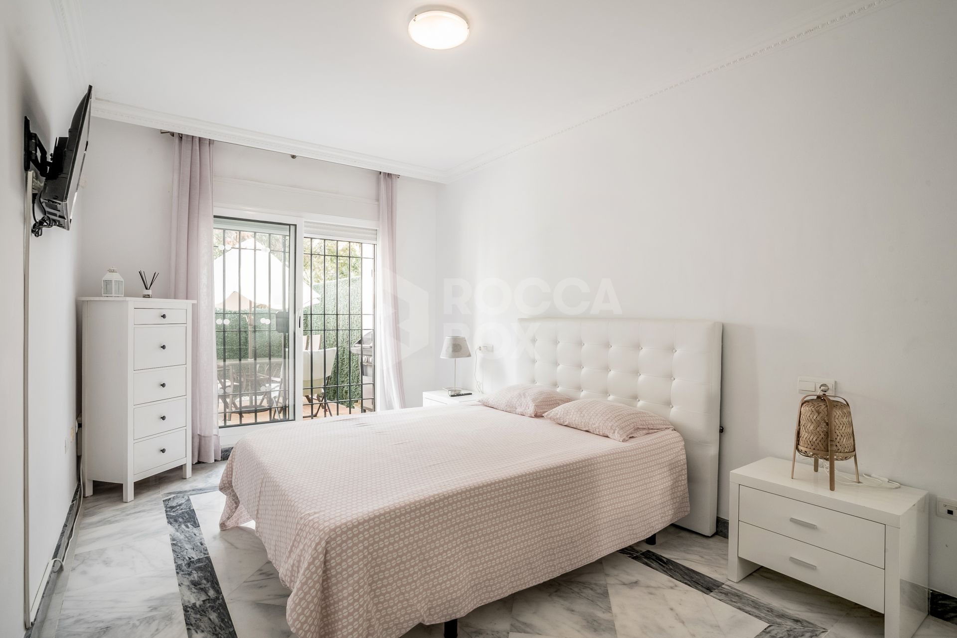Ground floor apartment in Señorio de Gonzaga, Nueva Andalucía, Marbella