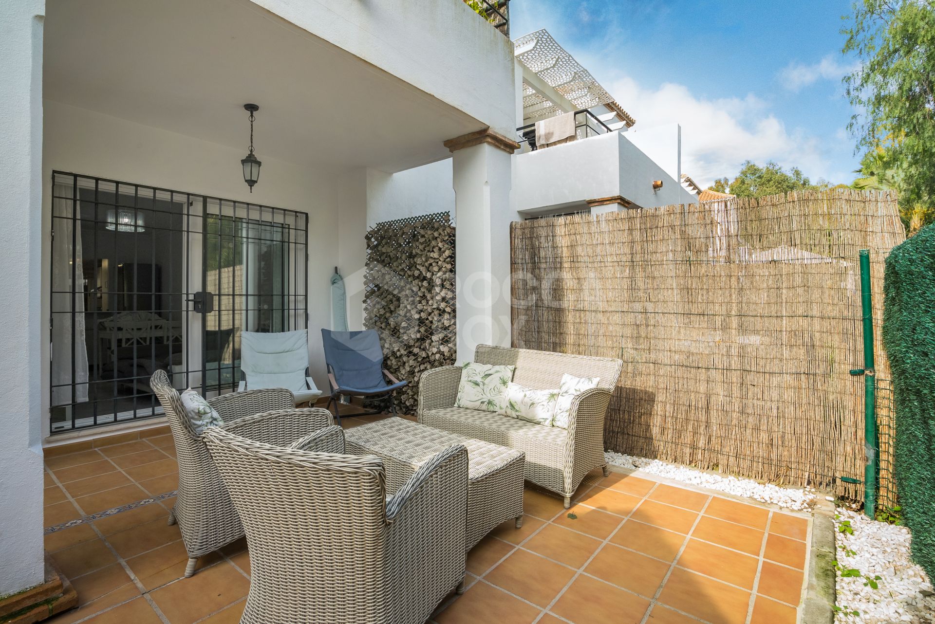 Ground floor apartment in Señorio de Gonzaga, Nueva Andalucía, Marbella