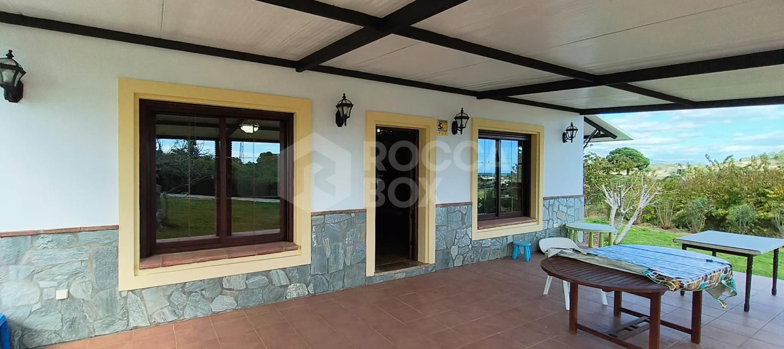 Beautiful, large country villa with beautiful sea views