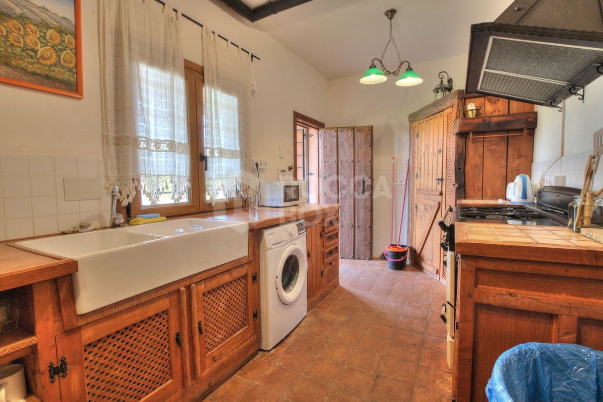 Stunning Finca with massive plot - Ideal for a Retreat in La Cala de Mijas Area