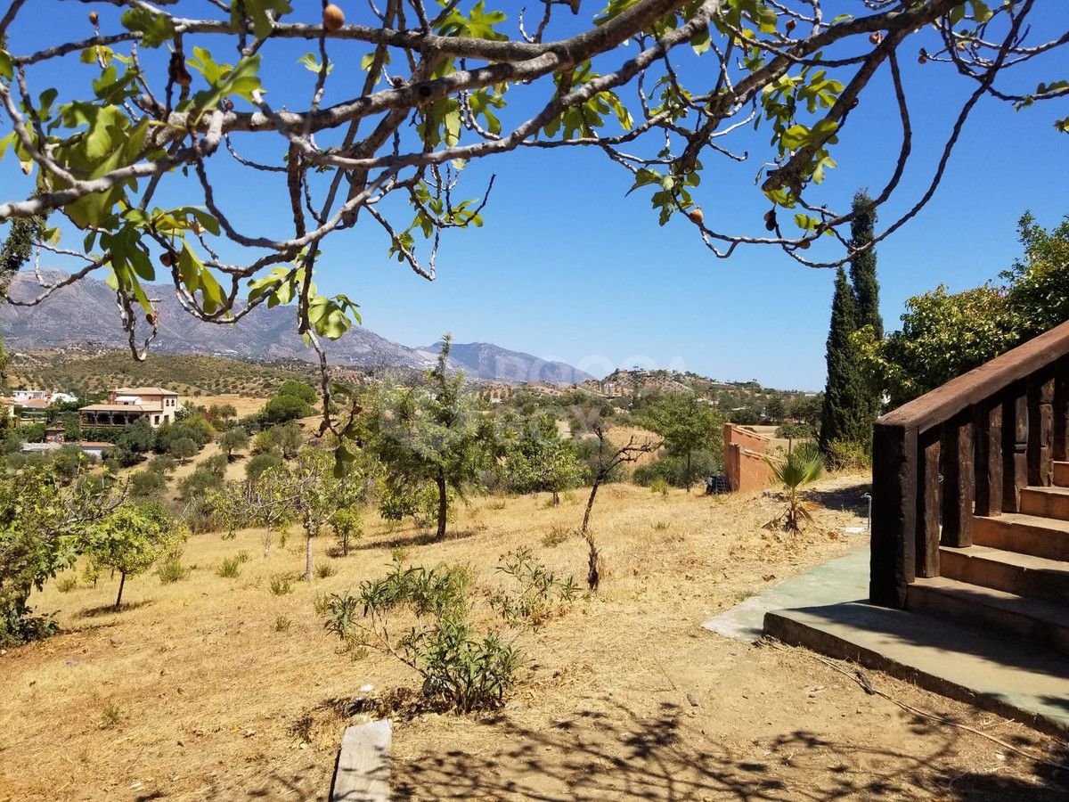 Stunning Finca with massive plot - Ideal for a Retreat in La Cala de Mijas Area