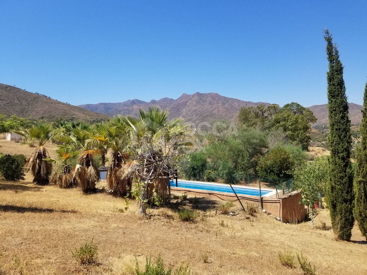 Stunning Finca with massive plot - Ideal for a Retreat in La Cala de Mijas Area