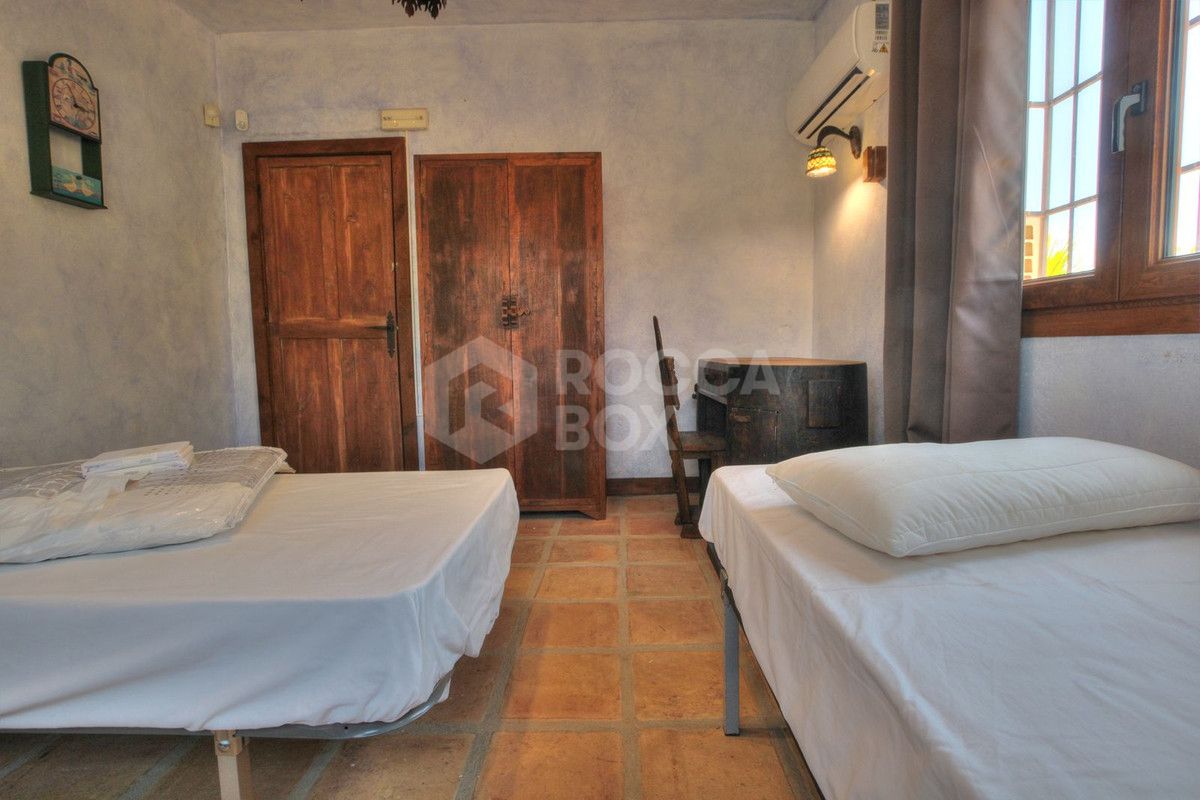 Stunning Finca with massive plot - Ideal for a Retreat in La Cala de Mijas Area