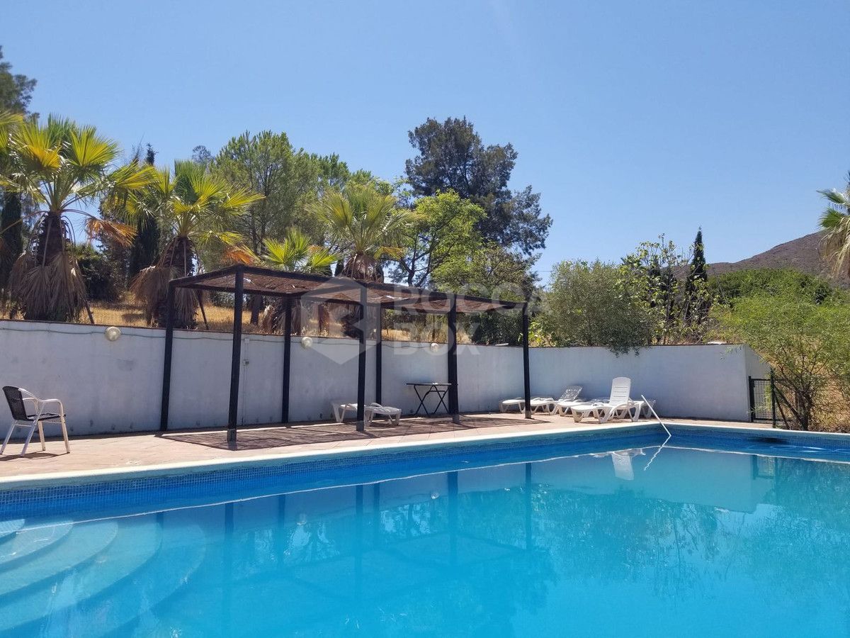 Stunning Finca with massive plot - Ideal for a Retreat in La Cala de Mijas Area